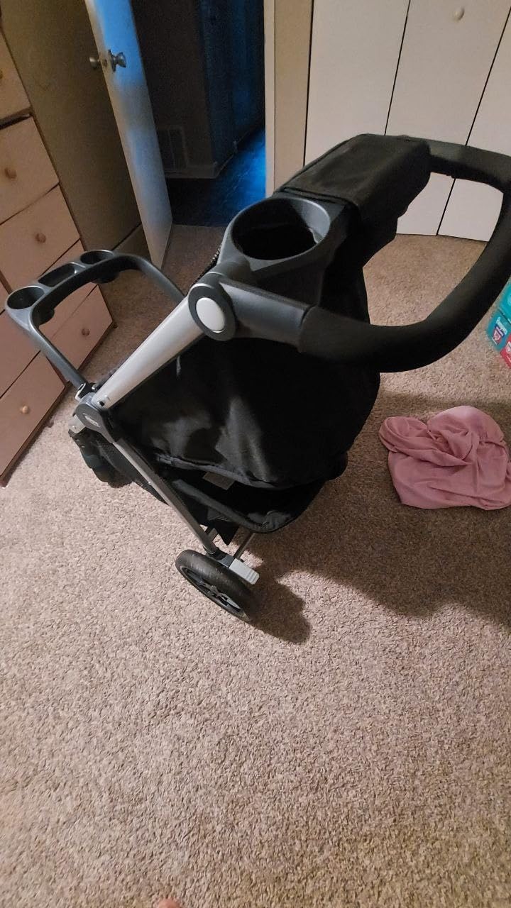 Chicco Bravo 3-in-1 Travel System, Quick-Fold Stroller with Car Seat customer photo 2