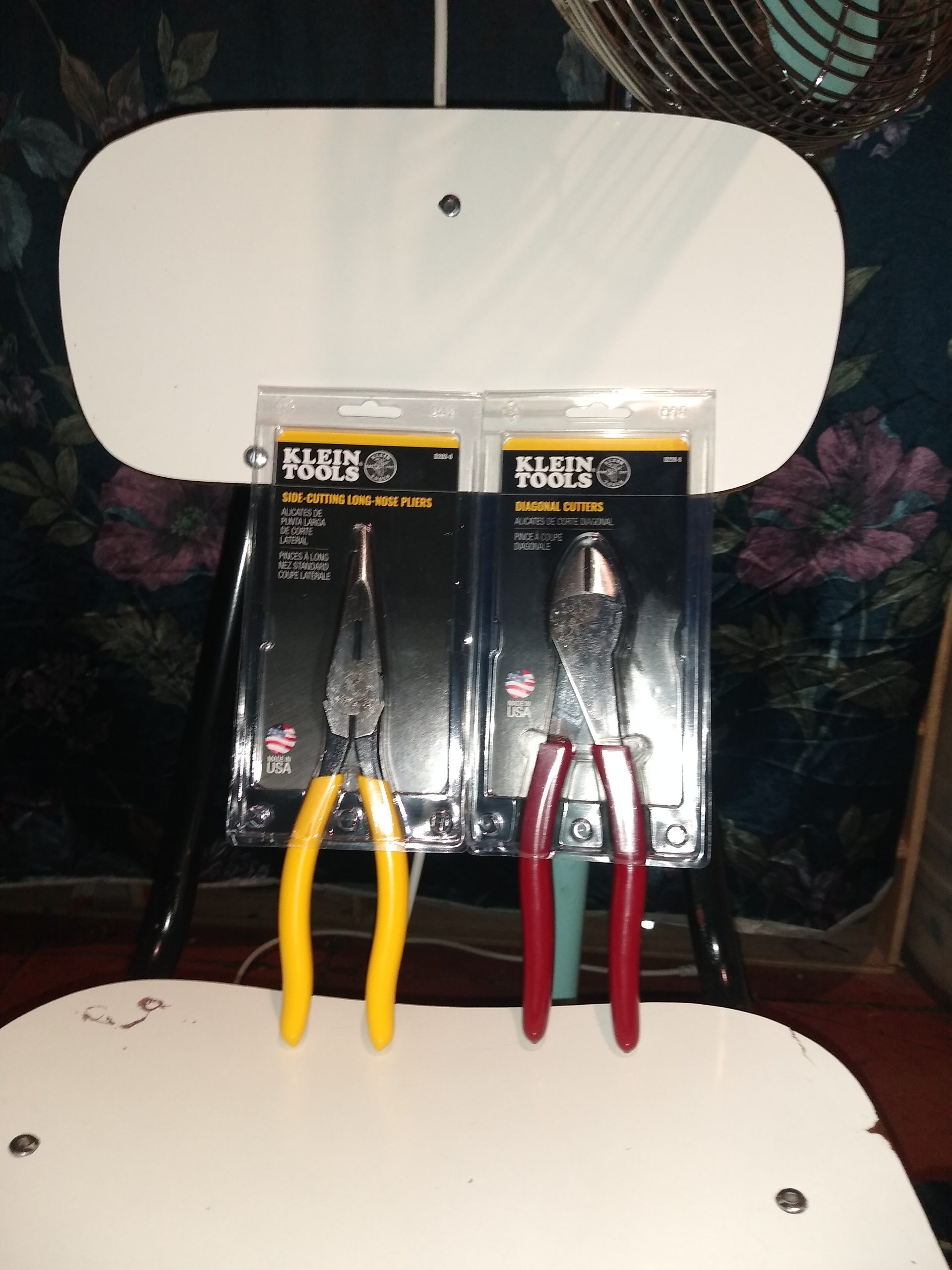 Klein Tools 80020 Plier Set, Made in USA, Lineman's Pliers, Diagonal Cutters, and Needle Nose, Induction Hardened Knives, 3-Piece customer photo 2