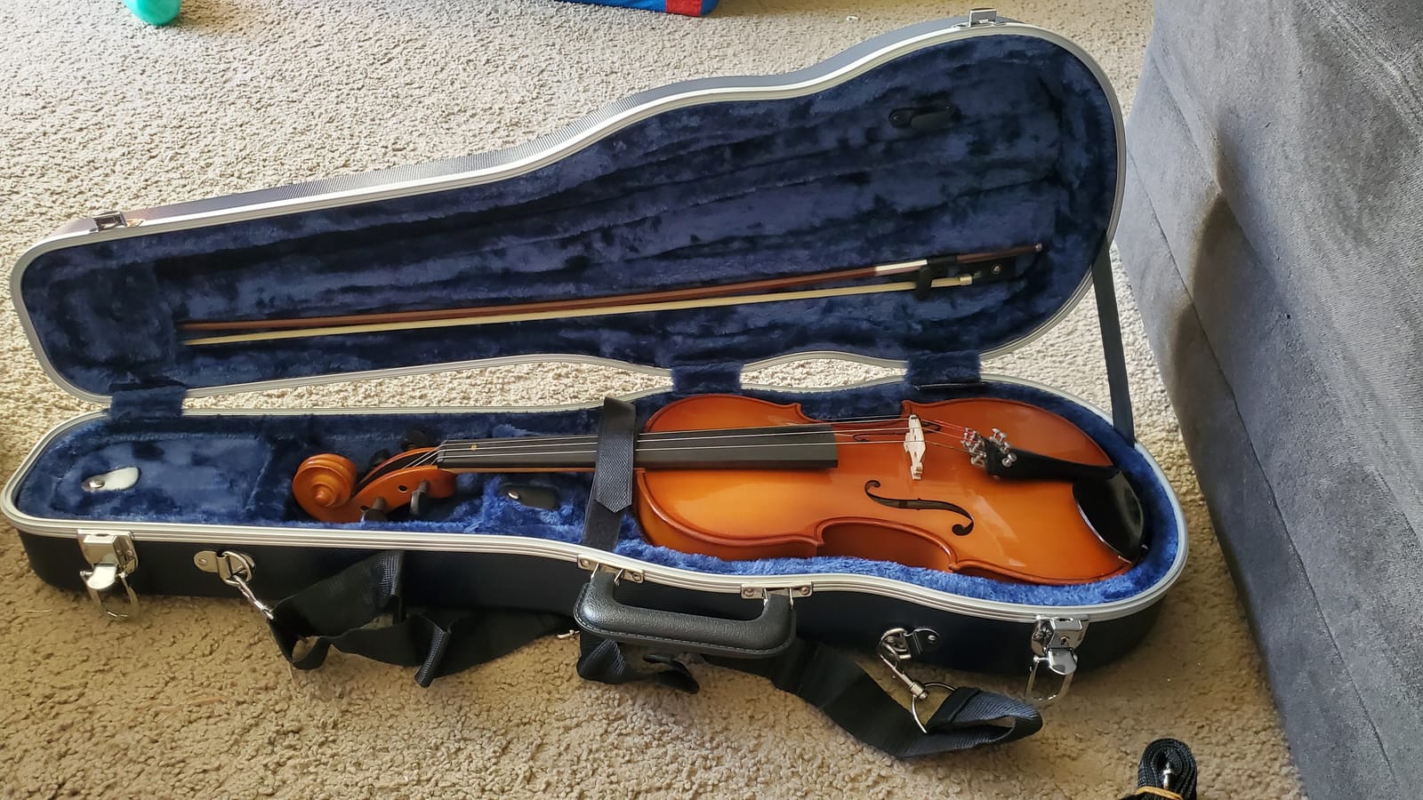 Crossrock ABS 16”–16.5” Viola Case | Backpack Style, Black – Molded Hard Shell, Plush Interior, Dual Bow Holders (CRA860VL165BK) customer photo 2