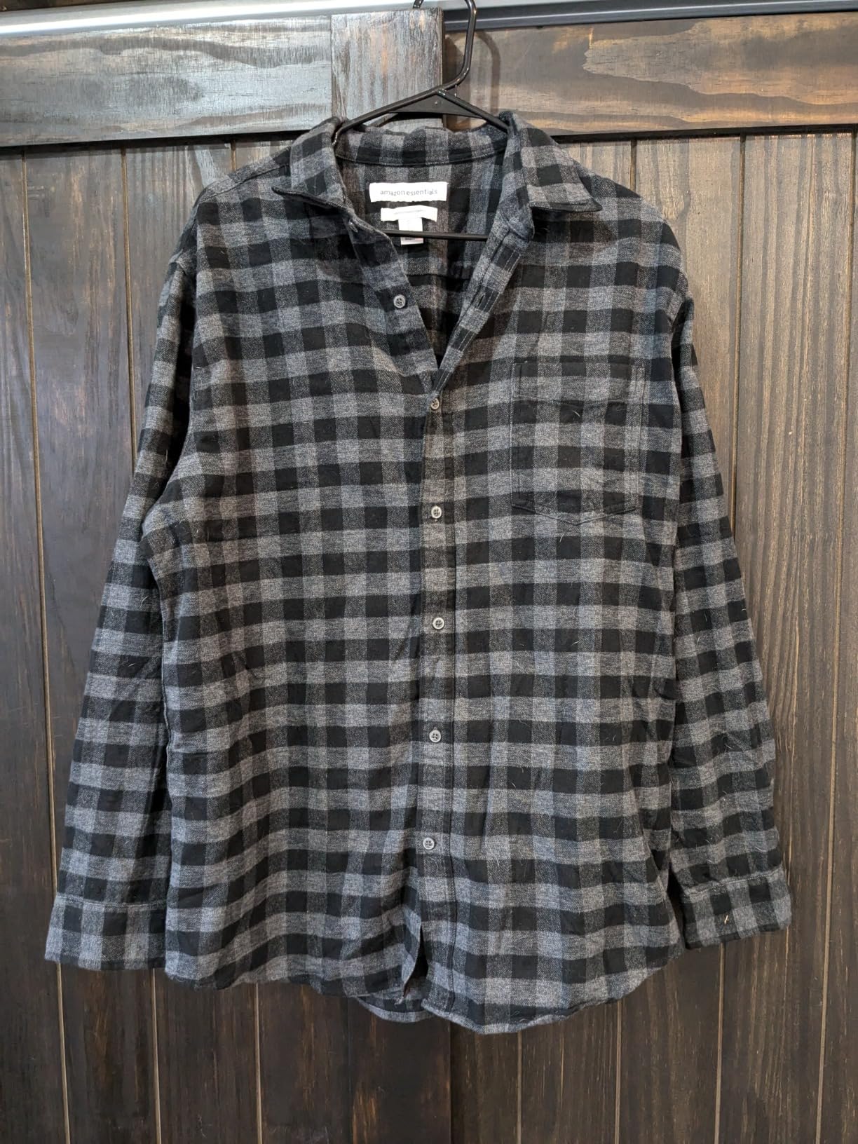Amazon Essentials Men's Regular Fit Long-Sleeve Flannel Shirt, Soft Brushed Cotton, Lightweight yet Warm customer photo 2