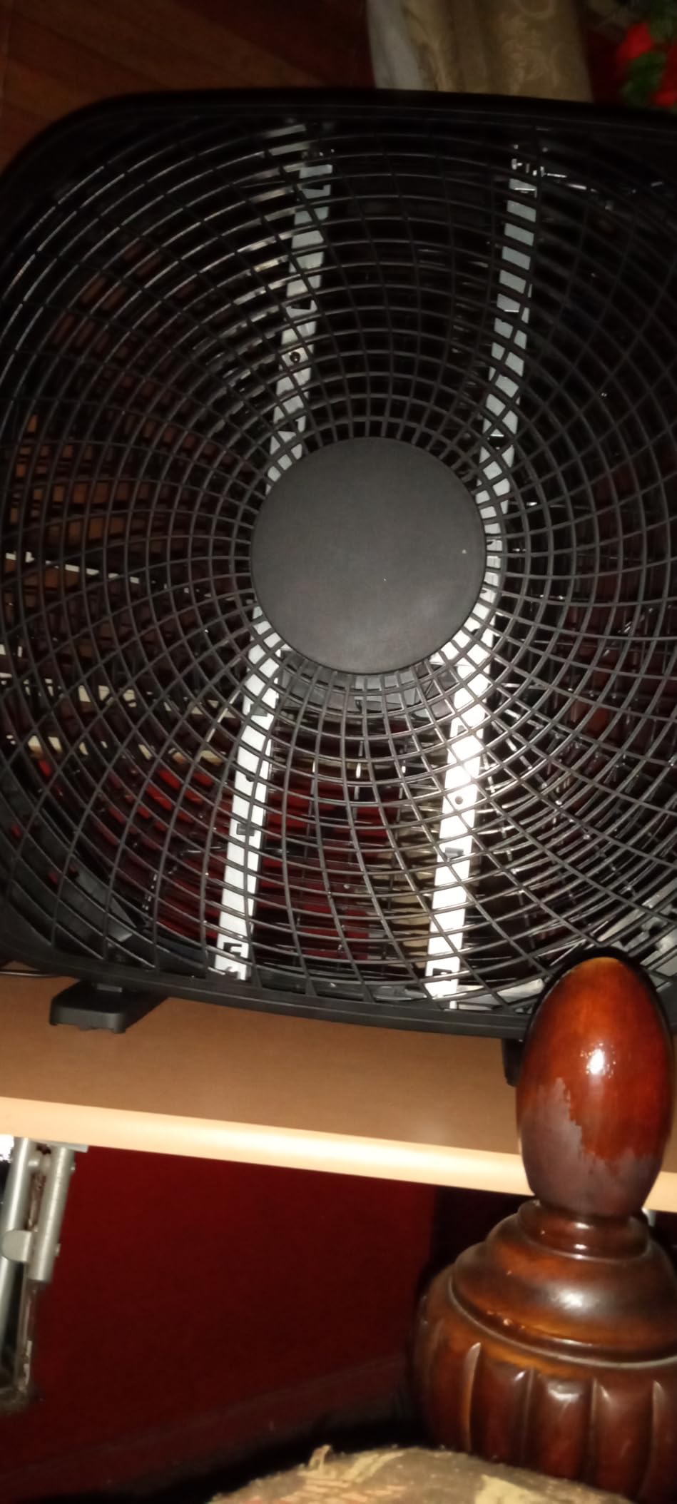 Amazon Basics 3-Speed Box Fan for Bedroom, Portable with Carry Handle, Powerful Airflow, 5 Blades, Lightweight Design, 67 Watts, 20-Inch, Black customer photo 1