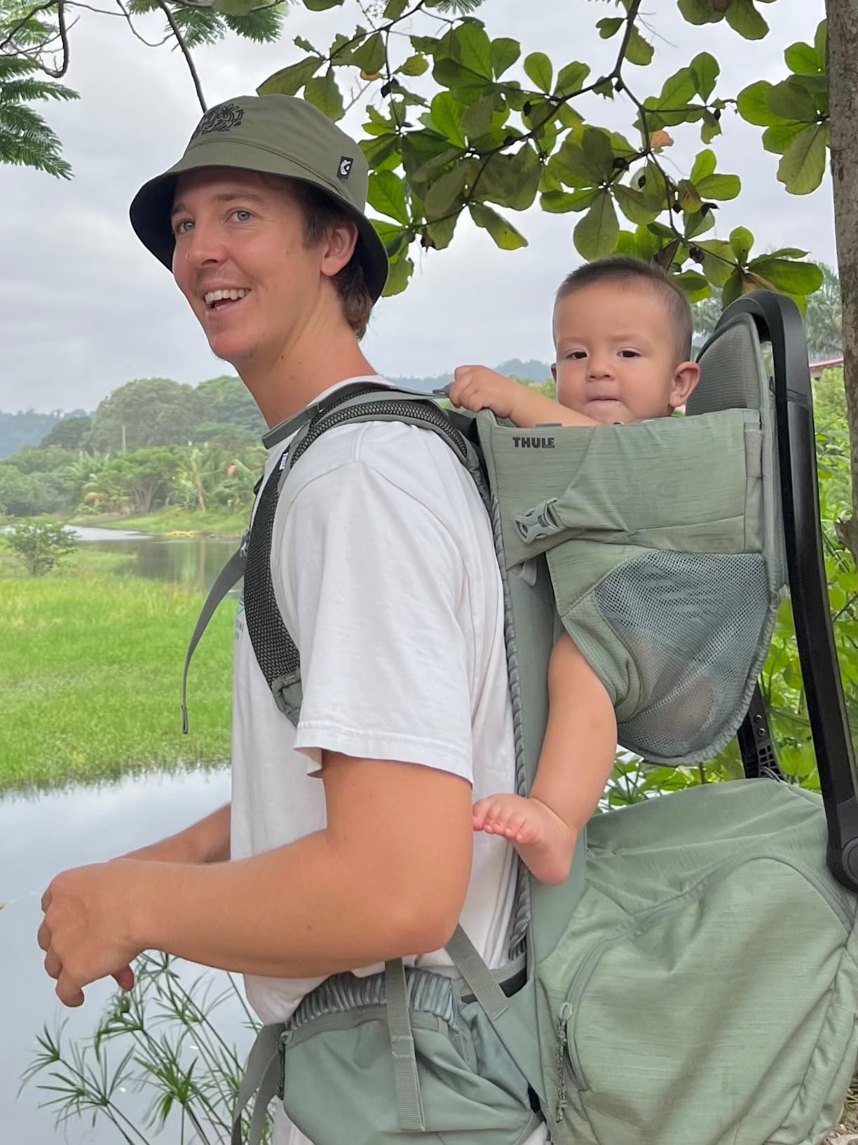 Thule Sapling Child Carrier Backpack - Machine Washable Seat, Self-Standing Frame, Adjustable Padded Straps, UPF 50 Sunshade customer photo 2