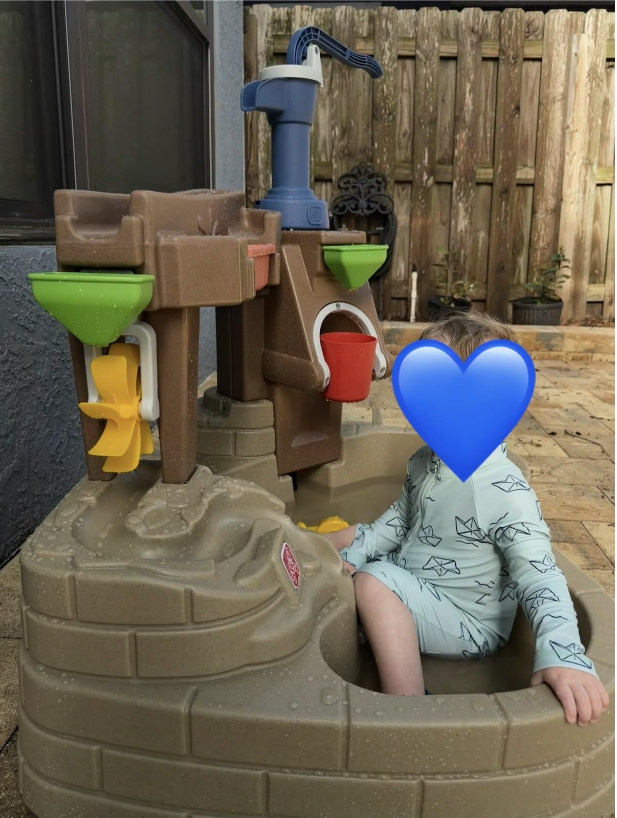 Step2 Pump & Splash Discovery Pond Water Table, Kids Water Sensory Activity Pool, Summer Outdoor Toys, 10 Piece Toy Accessories, For Toddlers 2+ Years Old customer photo 1