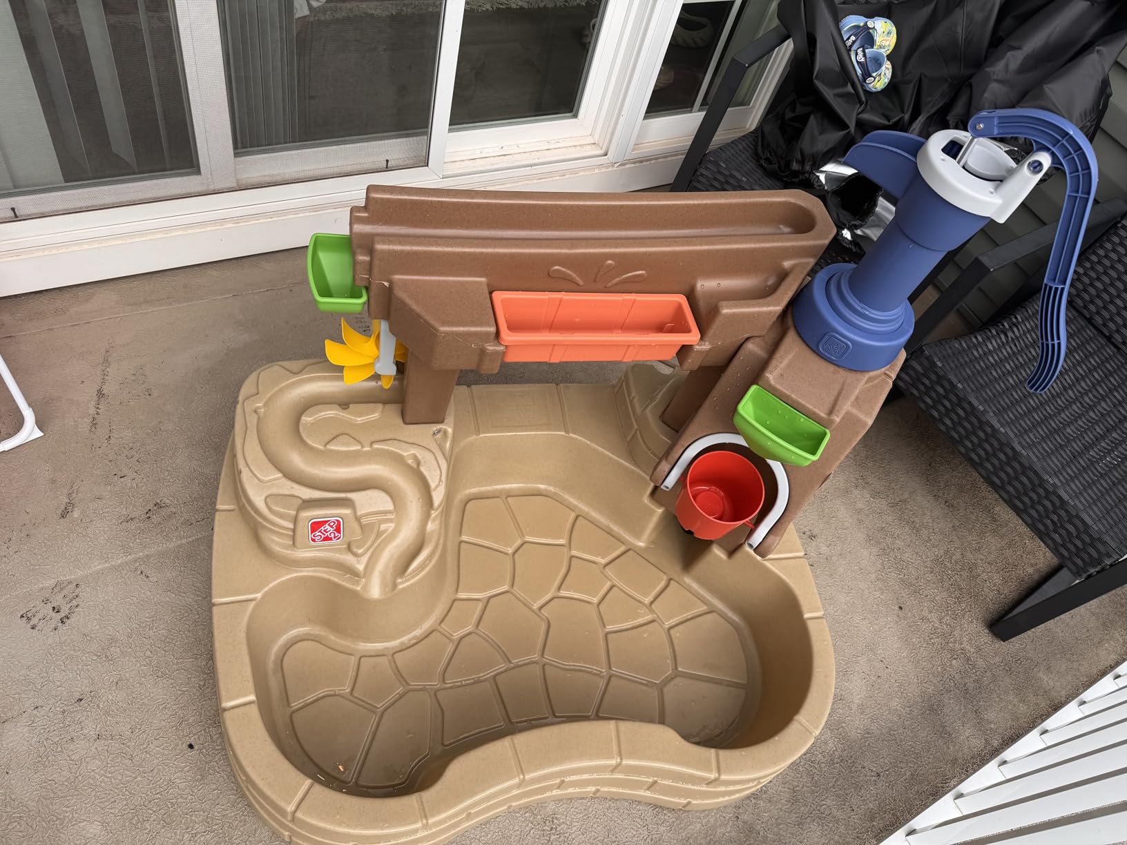 Step2 Pump & Splash Discovery Pond Water Table, Kids Water Sensory Activity Pool, Summer Outdoor Toys, 10 Piece Toy Accessories, For Toddlers 2+ Years Old customer photo 2