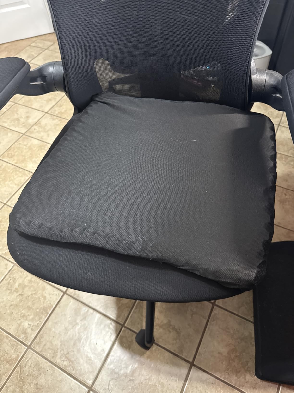 Gel Seat Cushion for Long Sitting, Gel Chair Cushion (Large & Thick) | Gel Cushion for Wheelchair, Soft & Breathable, Gel Chair Cushion for Hip Pain, Seat Cushion for Office Chair (Black Cover) customer photo 1