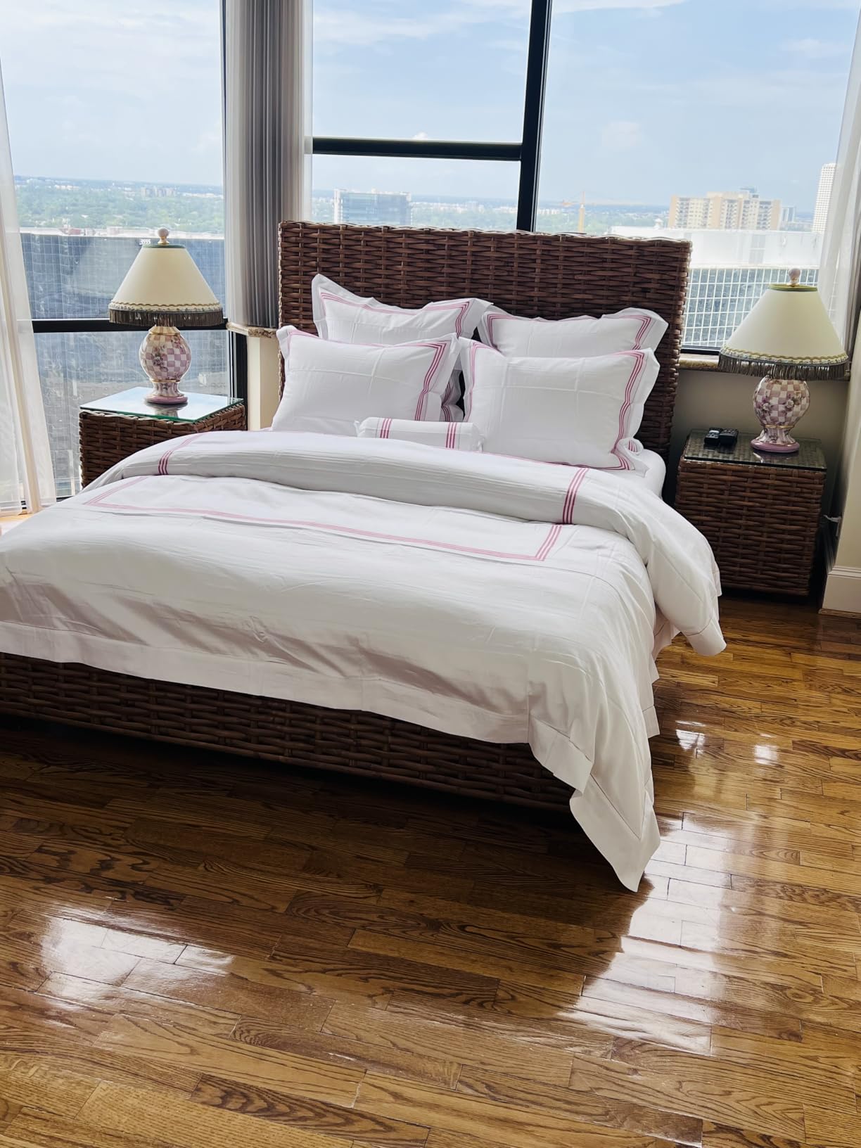 Highland Feather Hungarian White Goose Down Comforter 750 Super Fill Power Fluffy 500 Thread Count Duvet Insert Manufactured in Canada Luxurious Ultra-Soft Cotton Light Breathable - Twin Winter customer photo 1