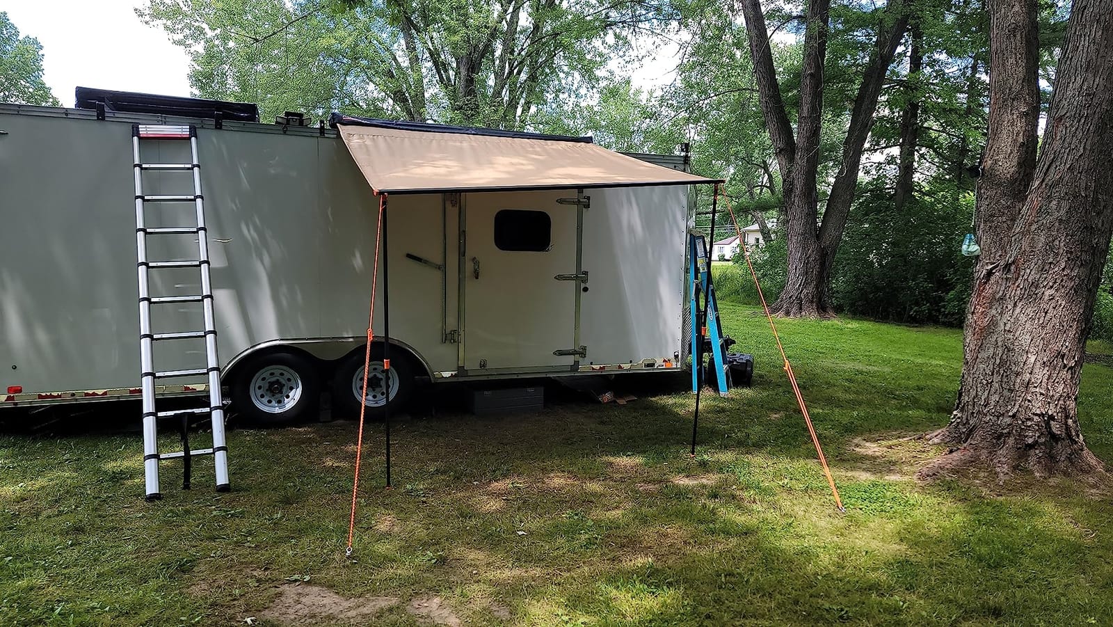 ALL-TOP Vehicle Awning 8.2'x8.2' Roof Rack Pull-Out Sun Shade UV50+, Weatherproof 4x4 Side Awning for Camping & Overland (Hardware Included) customer photo 1