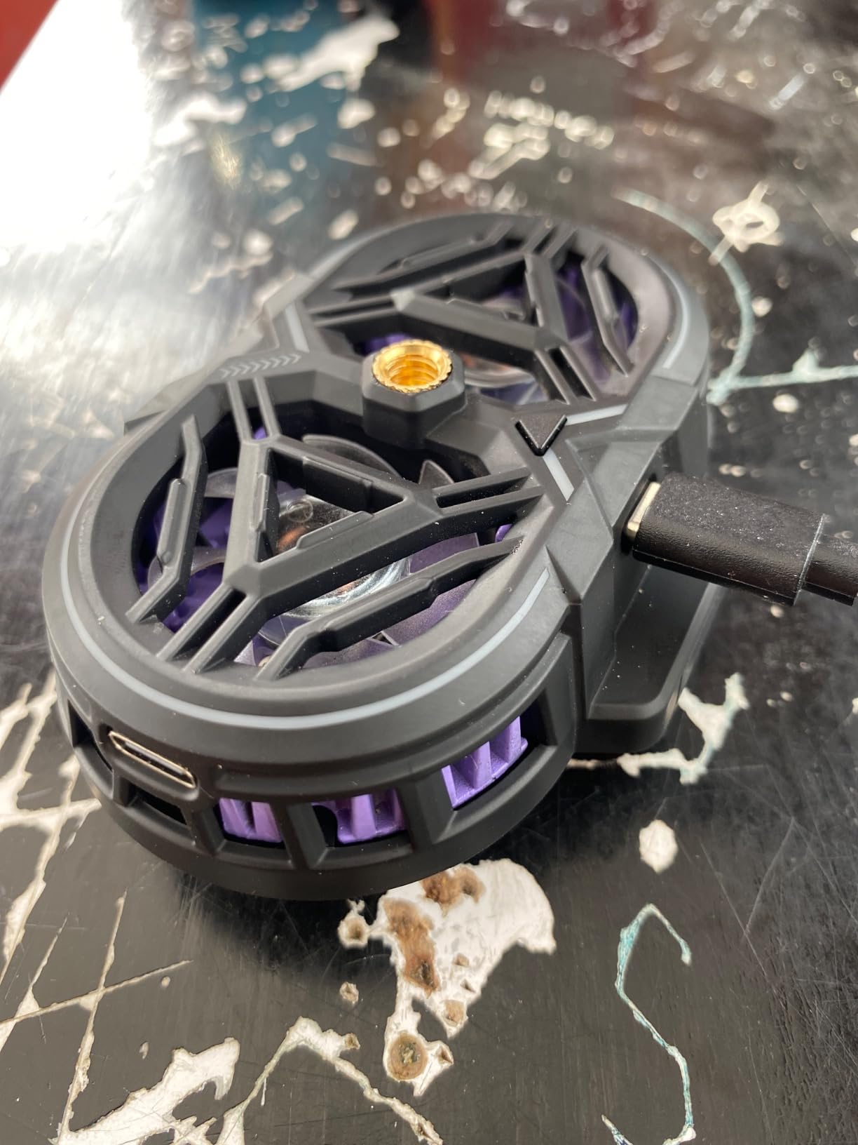 NEVEIKA Plug-in Phone Cooler, Cellphone Radiator with Dual Semi-Conductor Cooling Chip, Mobile Phones with a Width of 6 to 7.5cm for Tiktok Live Streaming, Outdoor Vlog, Mobile Gaming. customer photo 1