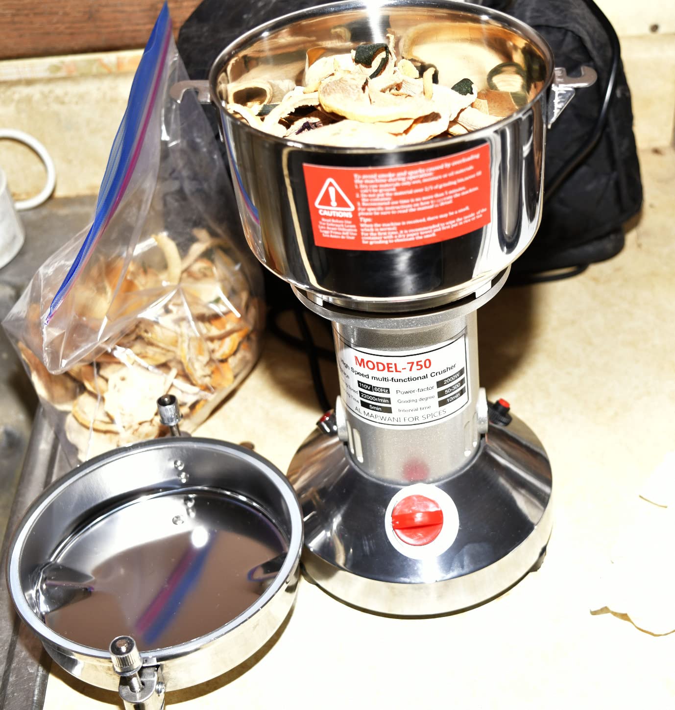 Grain Mill Grinder 750g High Speed Electric Stainless Steel Grinder Cereals Corn Flour Pulverizer Powder Machine for Dry Spice Herbs Grains Coffee Rice Pepper customer photo 2