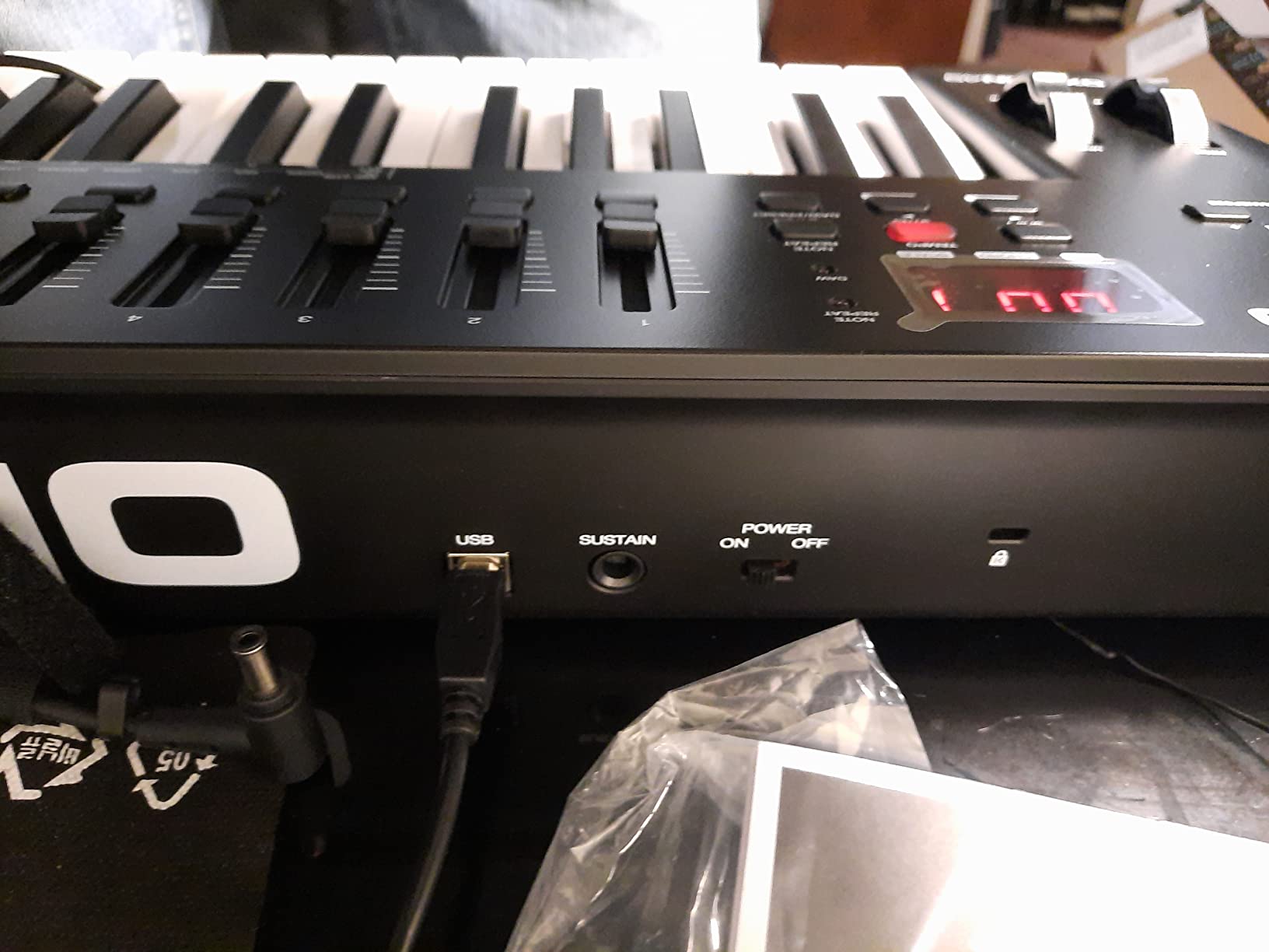 M-AUDIO Oxygen 49 MKV USB MIDI Keyboard Controller | 49 Velocity-Sensitive Keys, 8 Beat Pads, 8 Knobs, 9 Faders, and Bundled DAW Recording Software, for Music Production customer photo 1