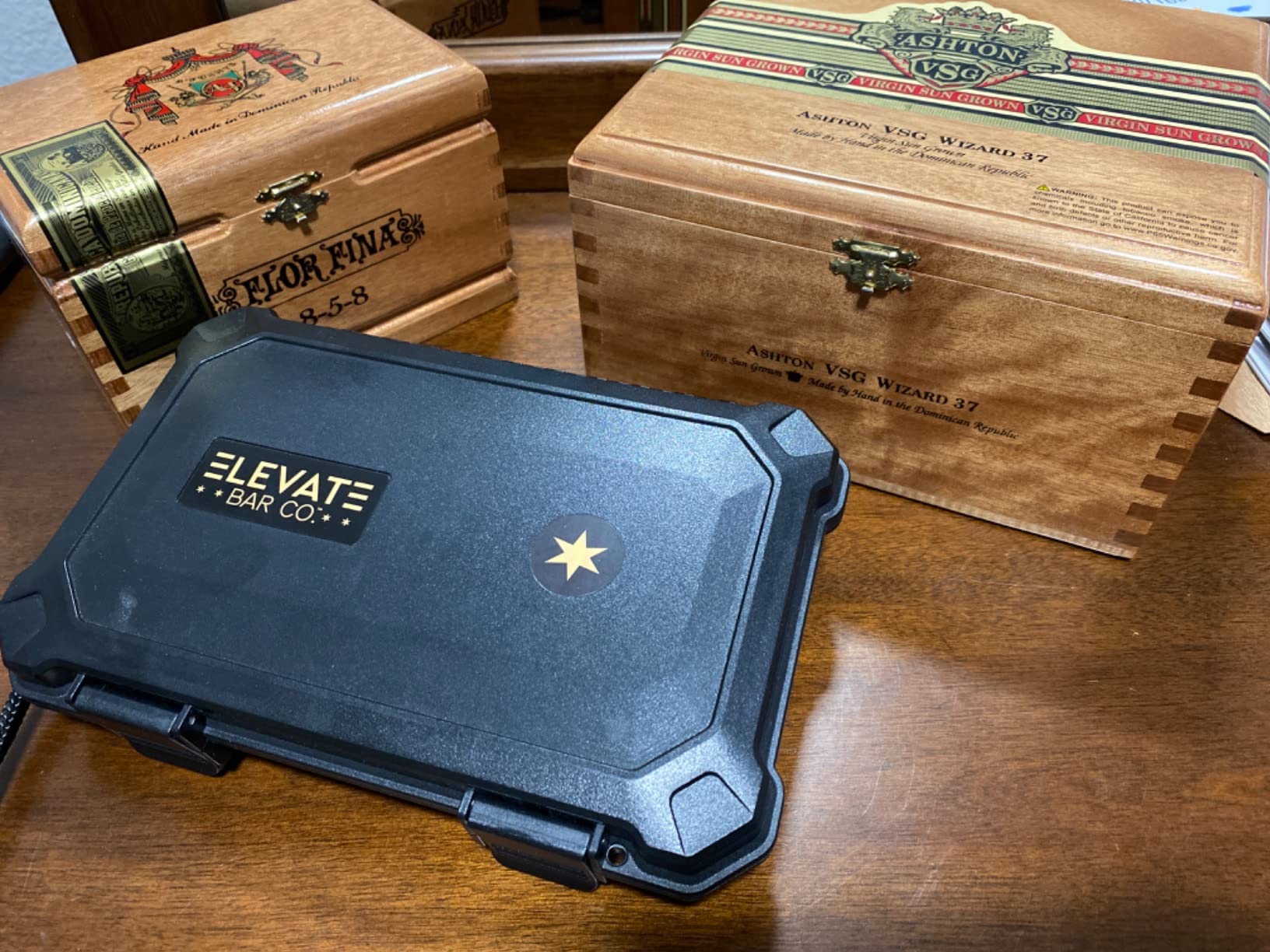 Travel Humidor Cigar Carrying Case - 5-Count - Waterproof, Crushproof, Airtight Seal, Durable Black Portable Case customer photo 1