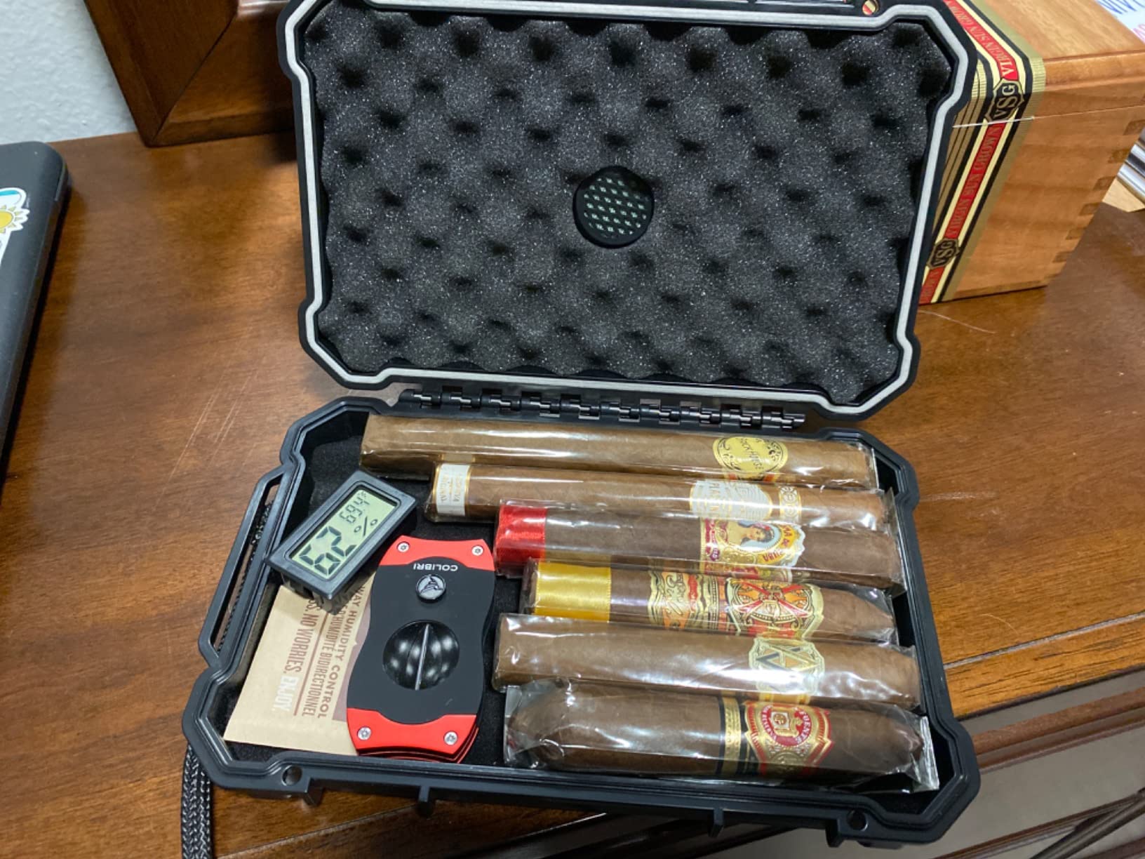Travel Humidor Cigar Carrying Case - 5-Count - Waterproof, Crushproof, Airtight Seal, Durable Black Portable Case customer photo 2