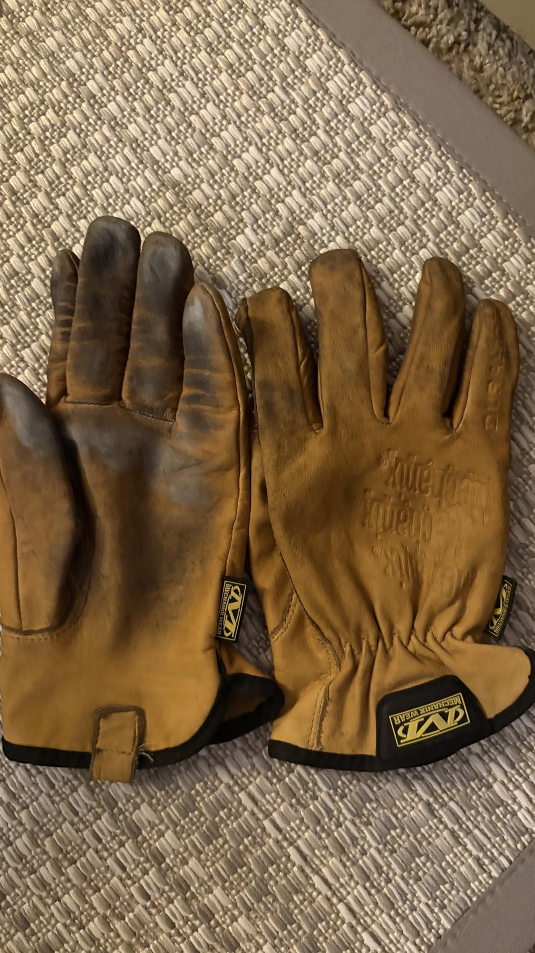 Mechanix Wear Leather Cow Driver Gloves, Breathable Driver Gloves with Elastic Cuff, Water-Resistant Leather customer photo 1