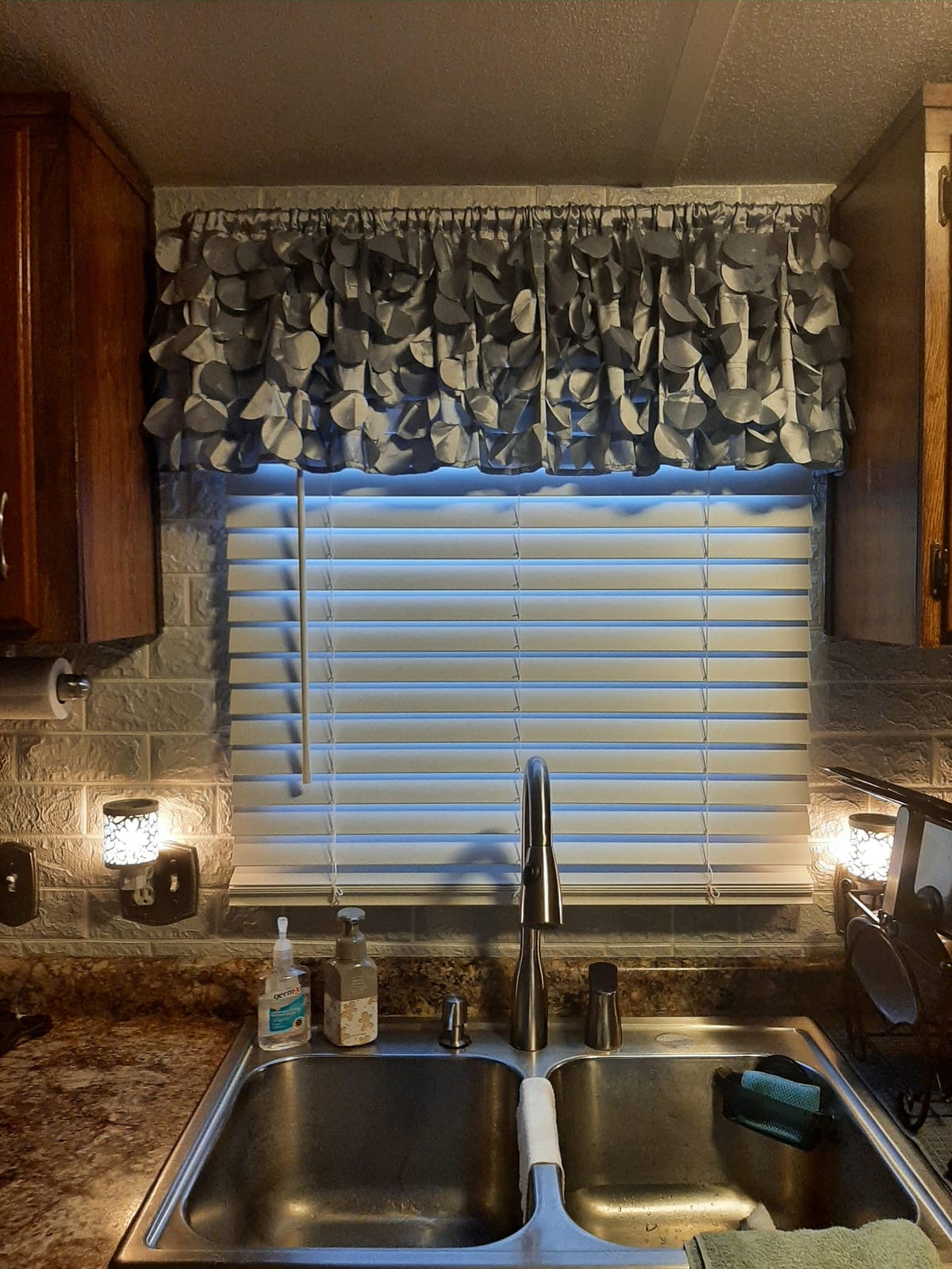Lush Decor Gigi Valance Curtain Single 70