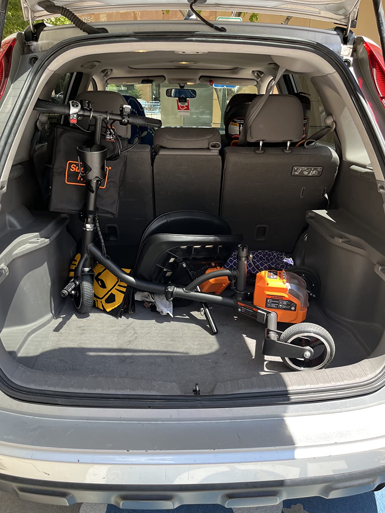 SuperHandy Passport Mobility Scooter for Adults- Foldable, 3 Wheel, Airline Travel Friendly - 13 Mile Range, Includes 2 Removable 44.4V Lithium-ion Batteries & Charger (275 Lbs) customer photo 1