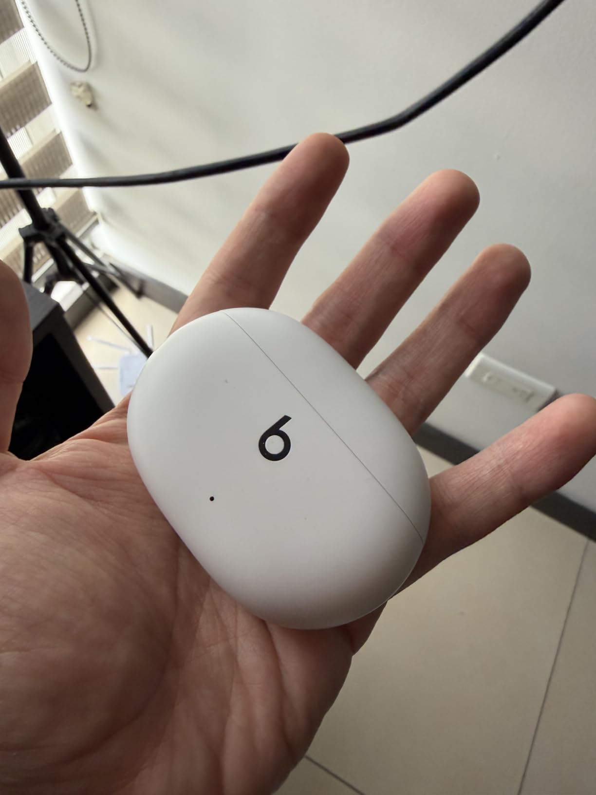 Beats Studio Buds - True Wireless Noise Cancelling Earbuds - Compatible with Apple & Android, Built-in Microphone, IPX4 Rating, Sweat Resistant Earphones, Class 1 Bluetooth Headphones - White customer photo 1