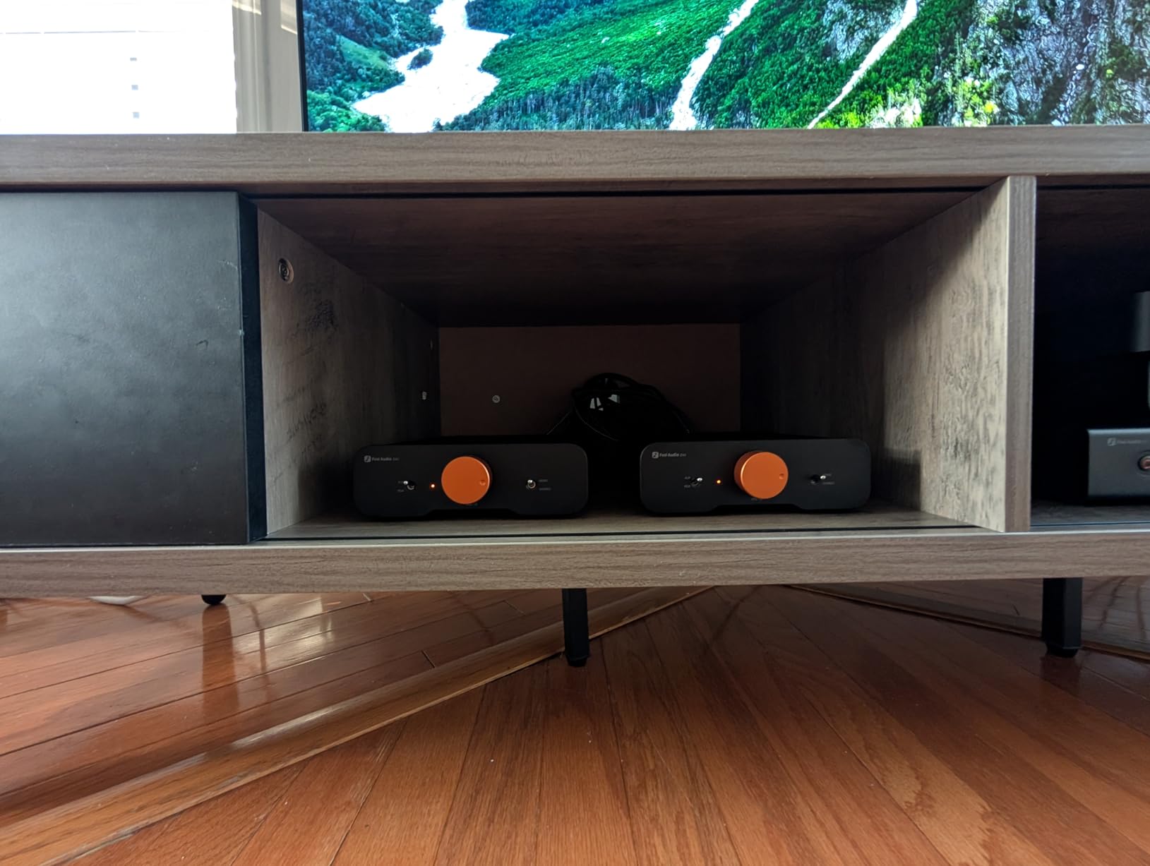 Polk Audio Signature Elite ES20 Bookshelf Speaker Pair (Walnut) customer photo 1