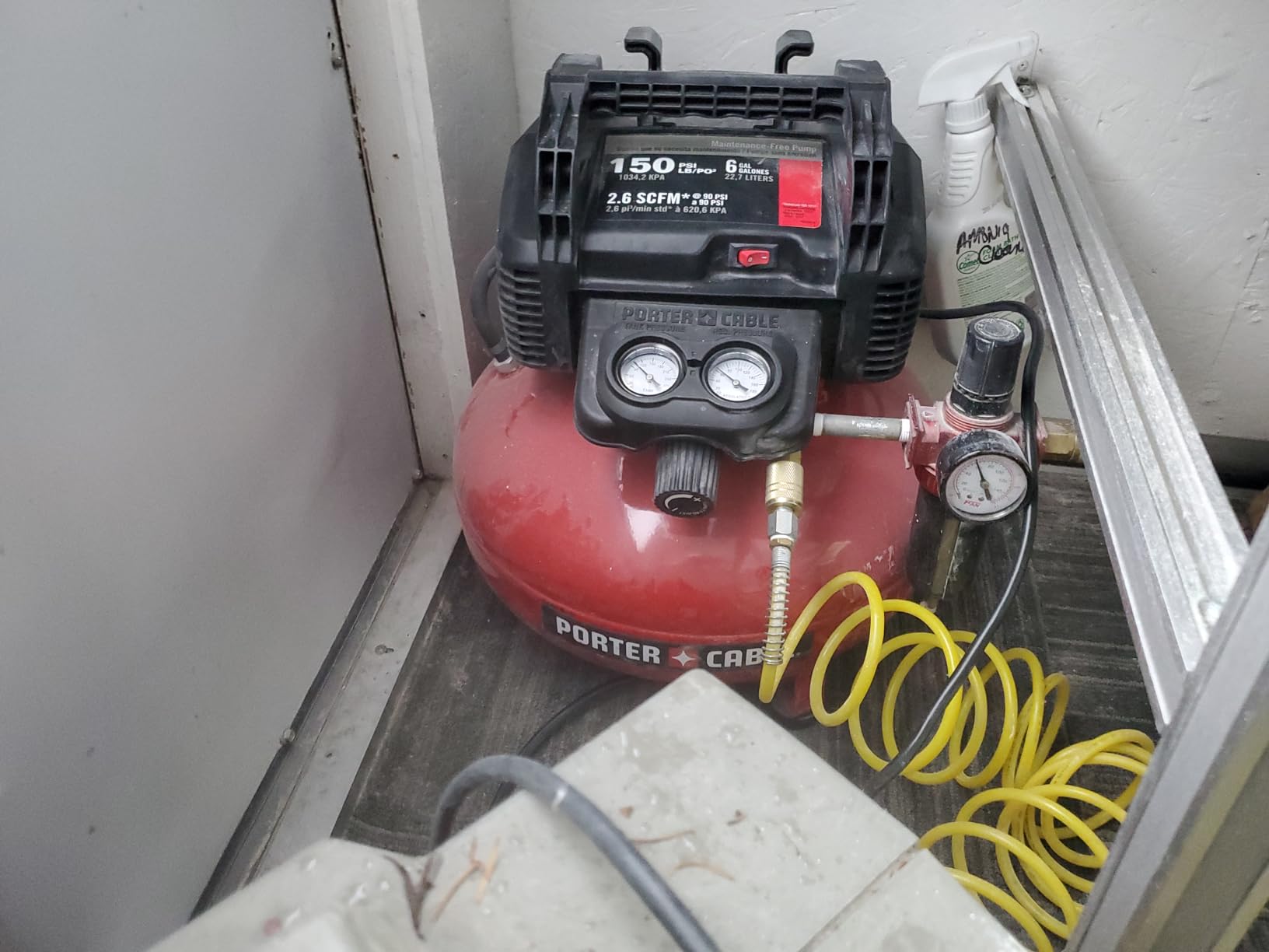 PORTER-CABLE Portable Pancake Air Compressor, 6 Gallon, 150 Max PSI | Oil-Free Maintenance-Free Pump, 2.6 CFM @ 90 PSI customer photo 1