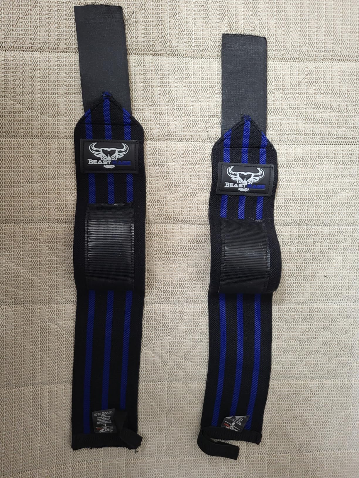 Wrist Wraps for Weightlifting - Adjustable Lifting Straps With Thumb Loop for Enhanced Gym Support, Powerlifting, Bodybuilding and Workout customer photo 1