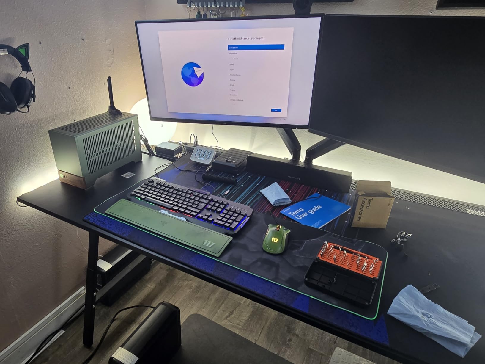 Fractal Design Terra Graphite - Wood Walnut Front Panel - Small Form Factor - Mini ITX Gaming case - PCIe 4.0 Riser Cable - USB Type-C - Anodized Aluminum Panels customer photo 2