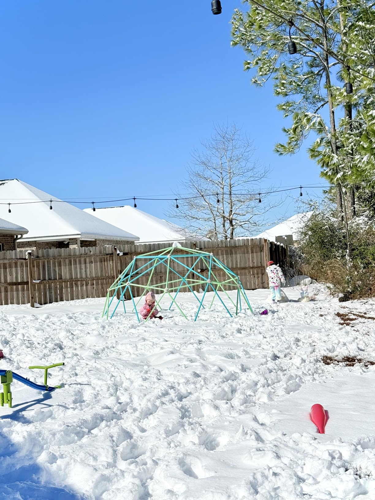 Zupapa 10FT Climbing Dome, Outdoor Jungle Gym for Kids with Climbing Grip - Geometric Dome Climber Supports 1000LBS customer photo 1
