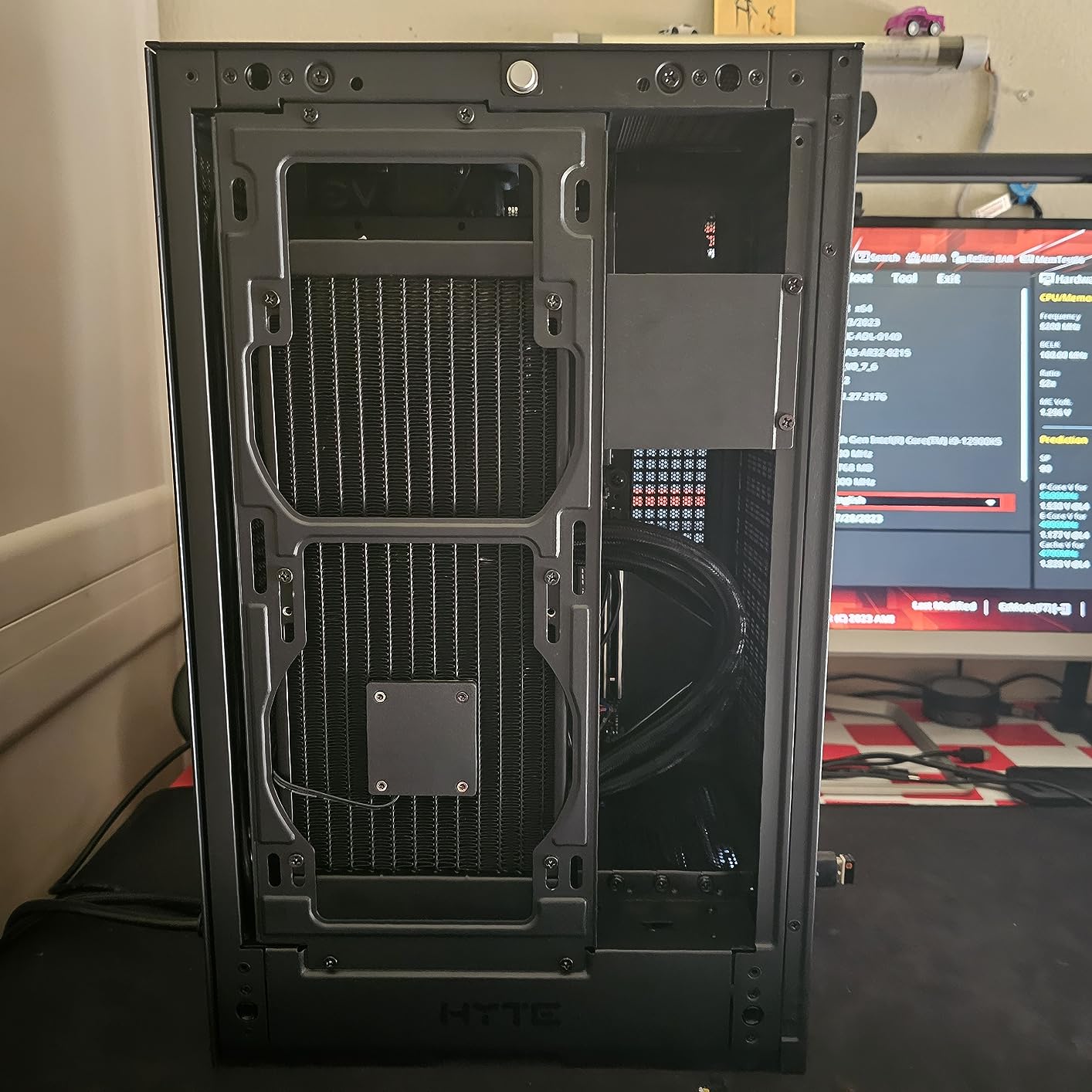 HYTE Revolt 3 Small Form Factor Premium ITX Computer Gaming Case Only, Metal, Black customer photo 2