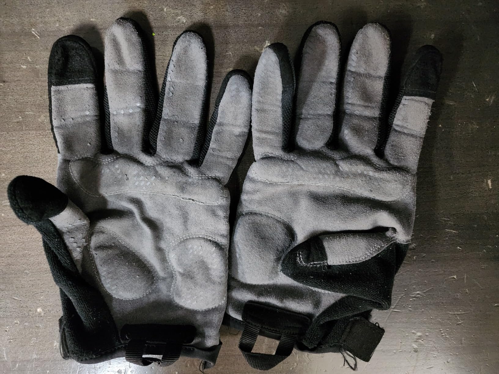 FREETOO Full-Finger Workout Gloves for Men, Padded Gym Gloves with Grip customer photo 2