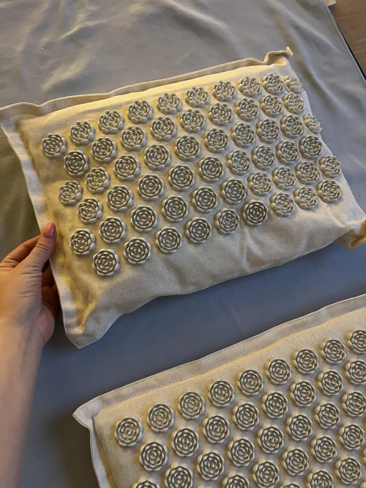 UNMERA Acupressure Mat and Pillow Set, Natural Linen & Coconut Fiber Filling | Back/Neck Pain Relief, Sciatic, Headache and Muscle Relaxation, Comes with Carrying Bag customer photo 2