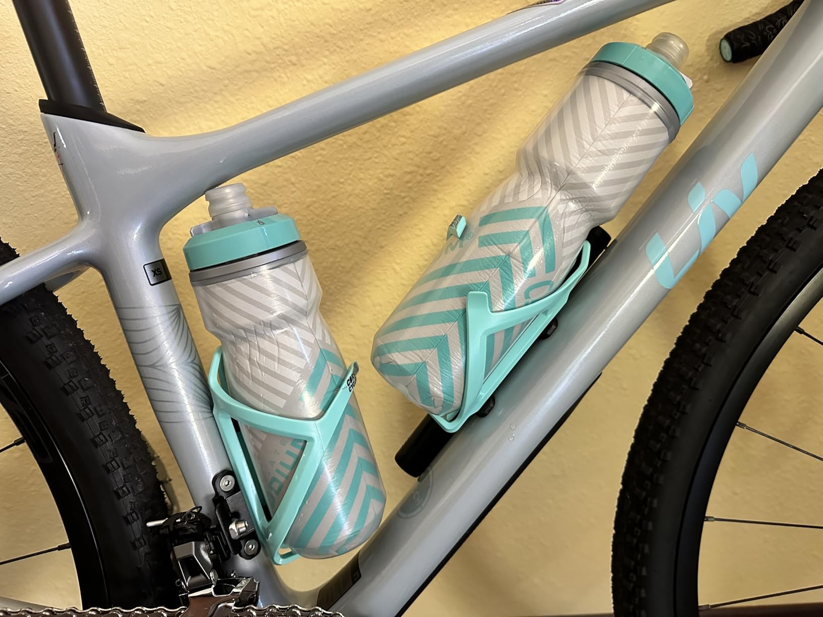 CamelBak Podium Chill Outdoor Water Bottle 24oz Navy/Blue Stripe customer photo 2