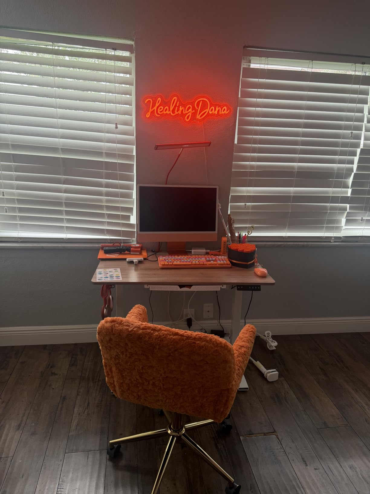 Yatvro Custom Neon Signs, Personalized Dimmable LED Neon Signs for Family Birthday Bar Wedding Party Night Light & Company Logo or Business Signs, Birthday Gift Name Neon Lights customer photo 2