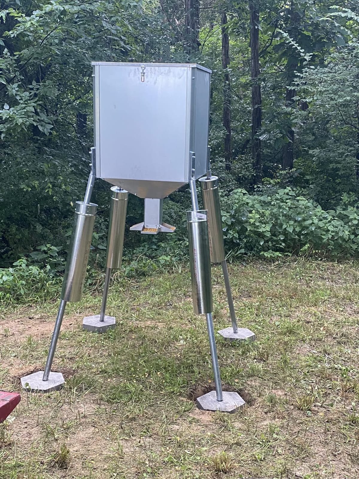 HECASA 450LB Capacity Big Game Gravity Deer Feeder Galvanized Steel Hunting w/o Foot Kit customer photo 1