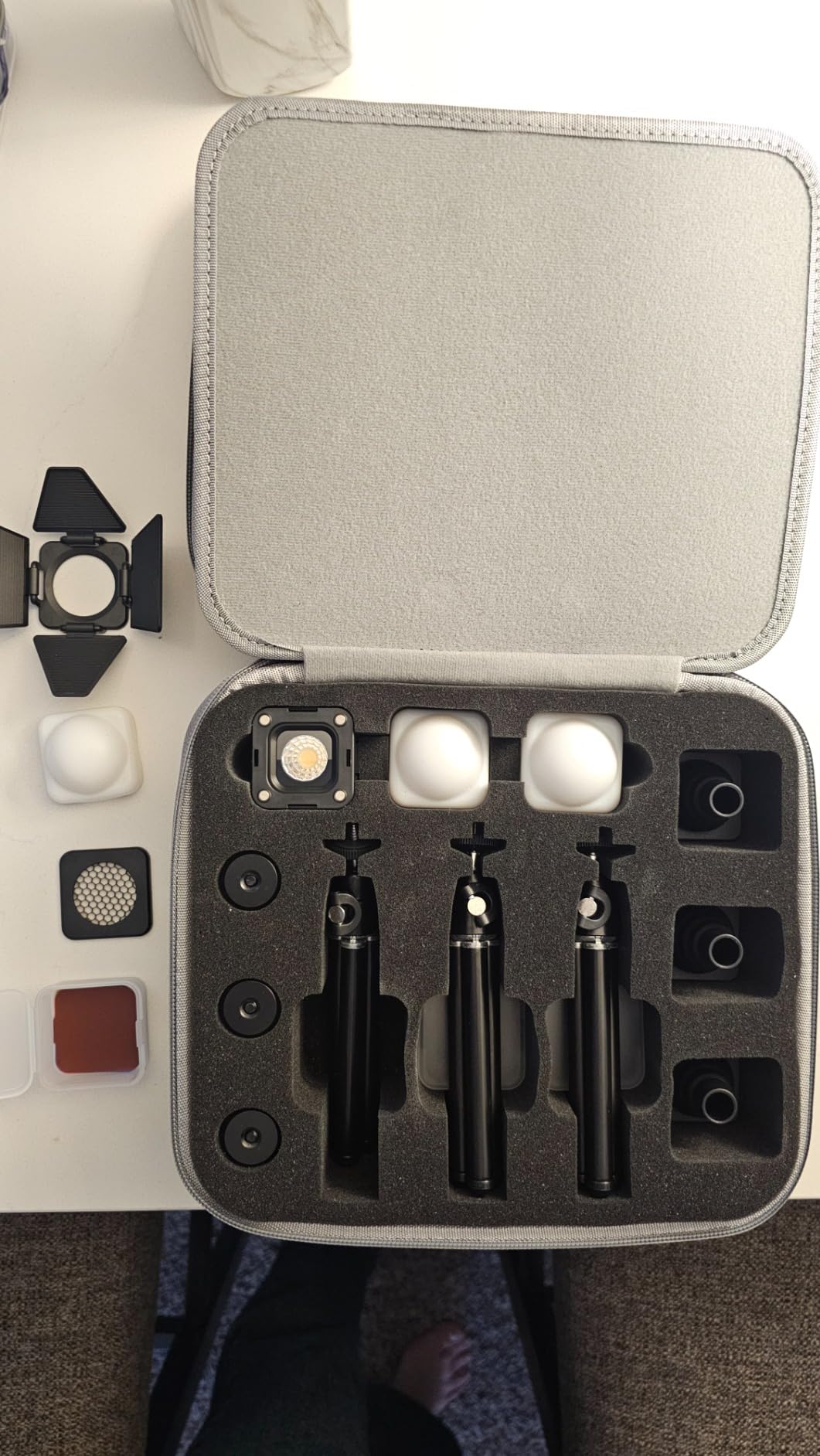 SmallRig RM01 Mini LED Video Light Waterproof Portable Lighting Kit with 8 Color Filters, Barndoor, Diffuser, Dimmable Fill Light 5600K CRI95, Lume Cube Camera Light for Macro Photography, Stop Motion customer photo 1