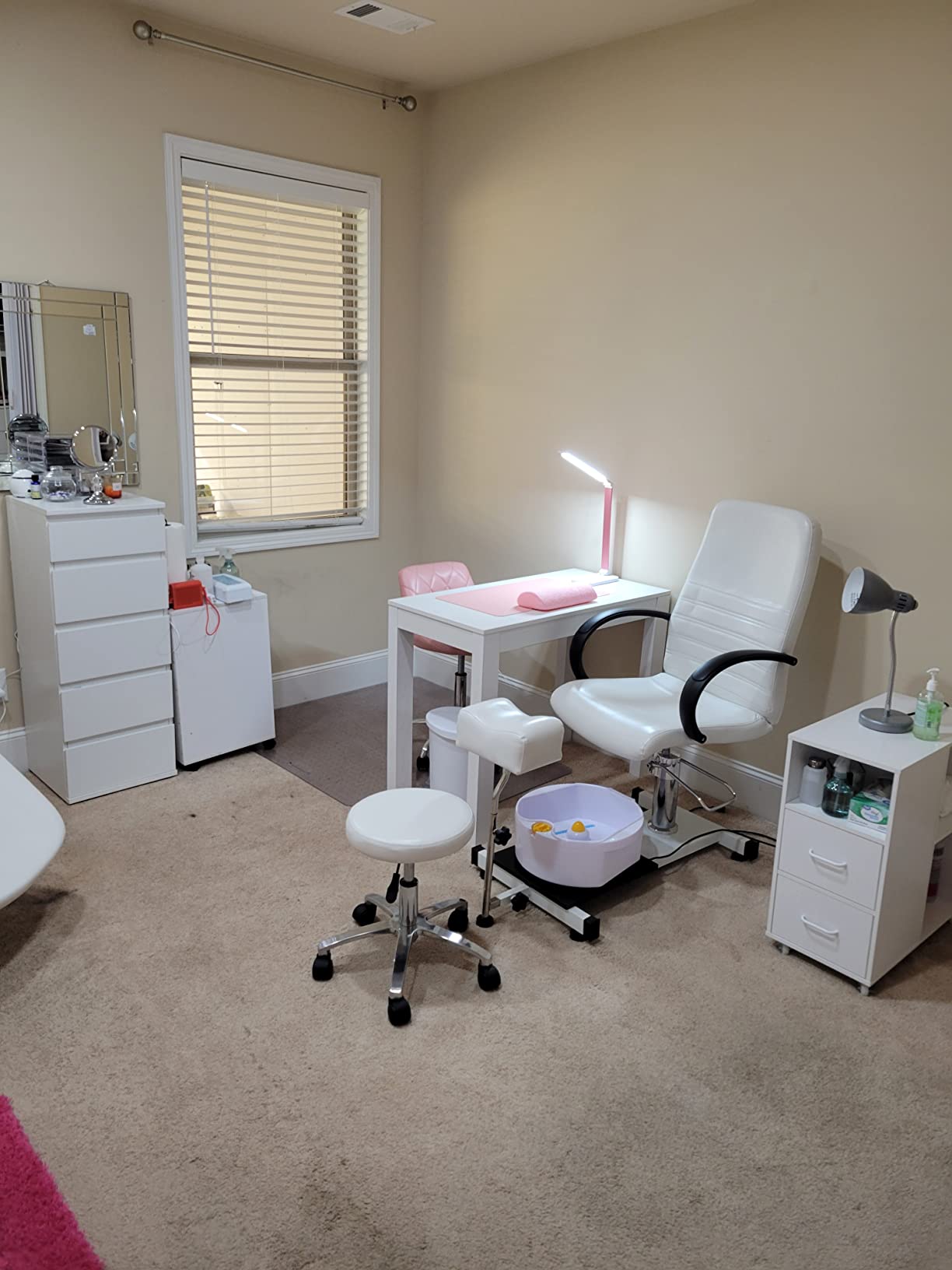 OmySalon Pedicure Chair White with Stool & Bubble Massage Foot Bath, Hydraulic Pedi Chair for Nail Tech, Beauty Spa Salon Unit Station Technician Supplies customer photo 2