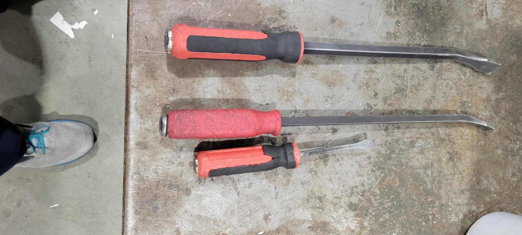 3pc Pry Bar Set with Strike Cap Handle & Angled Tip | Rust proof finish, Mechanic Tools for prying, scraping, lifting, pulling | 3pcs Hand Tools Set customer photo 1