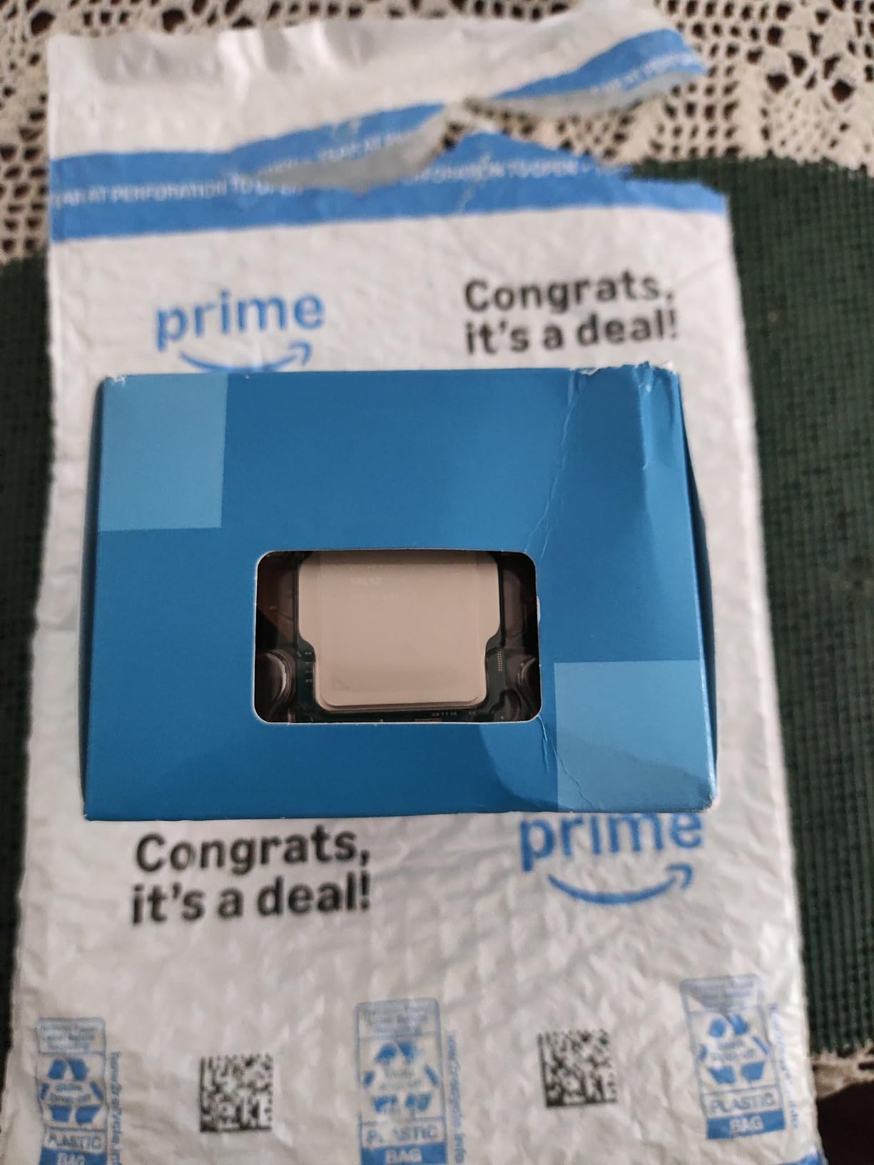 Intel Core i5-12400F Desktop Processor, 6 cores/12 threads, 2.5 GHz base, LGA1700, BX8071512400F customer photo 1
