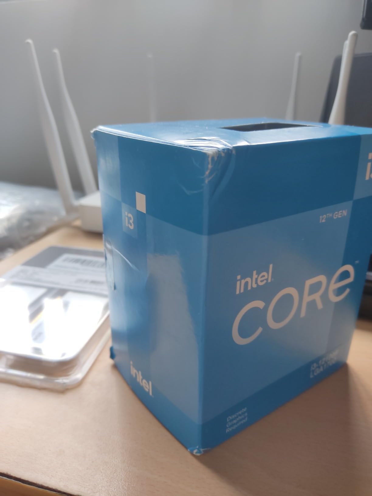 Intel Core i3-12100F Desktop Processor 12th Gen, PCIe Gen 5.0 & 4.0, DDR5/DDR4 Support, Discrete Graphics Required customer photo 2