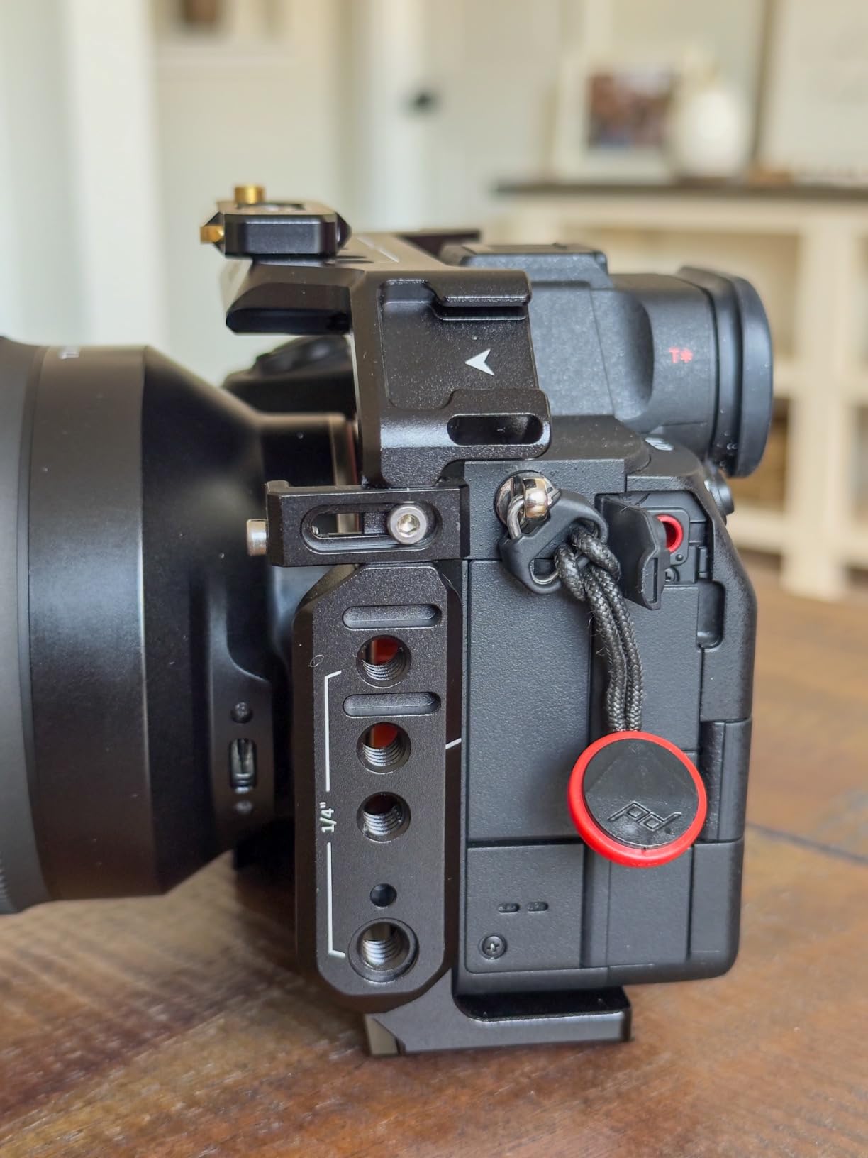SmallRig HawkLock Quick Release Cage for Sony Alpha 7 Series | for Sony Alpha 7R V/ Alpha 7 IV/ Alpha 7S III/ Alpha 1 / Alpha 7R IV/ Alpha 7 V, Built-in Quick Release Plate for Arca customer photo 1