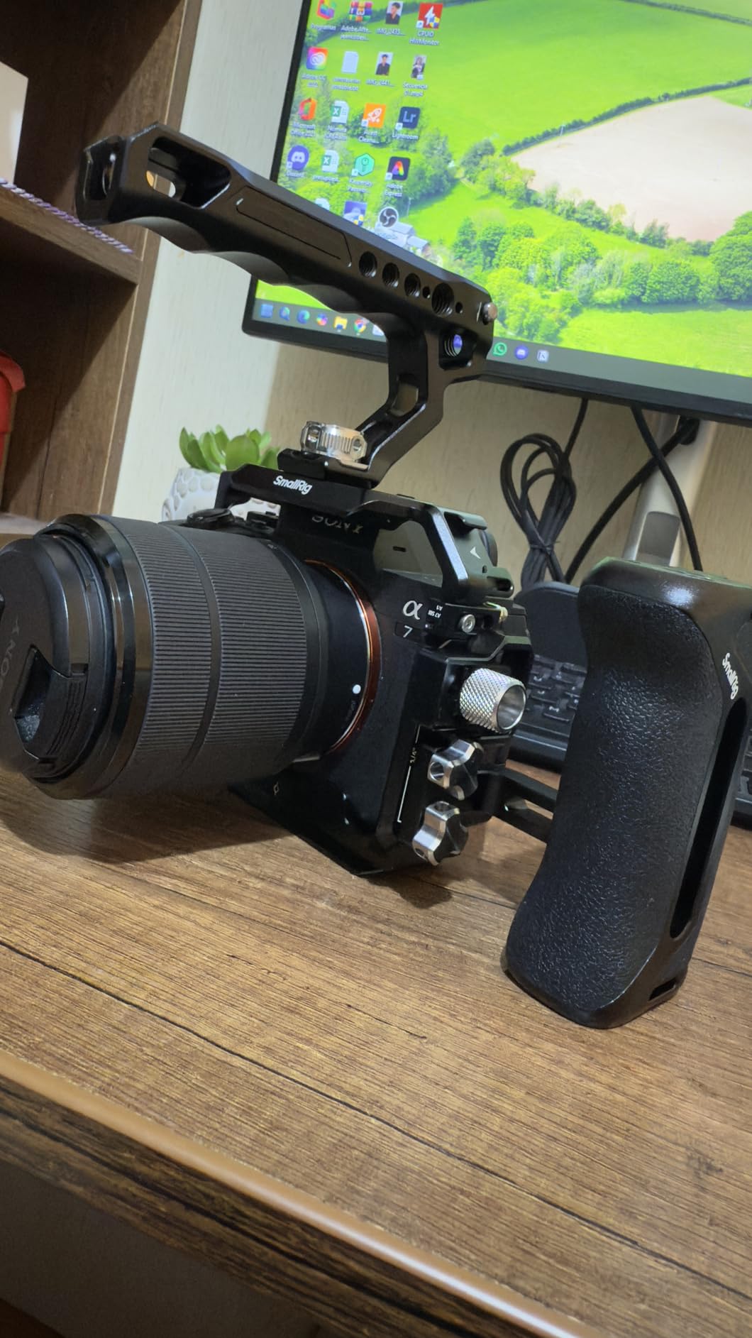 SmallRig HawkLock Quick Release Cage Advanced Kit for Sony Alpha 7 Series | for Sony Alpha 7R V/ Alpha 7 IV/ Alpha 7S III/ Alpha 7 V, Includes a Top Handle/ Side Handle/ Cable Clamp customer photo 2