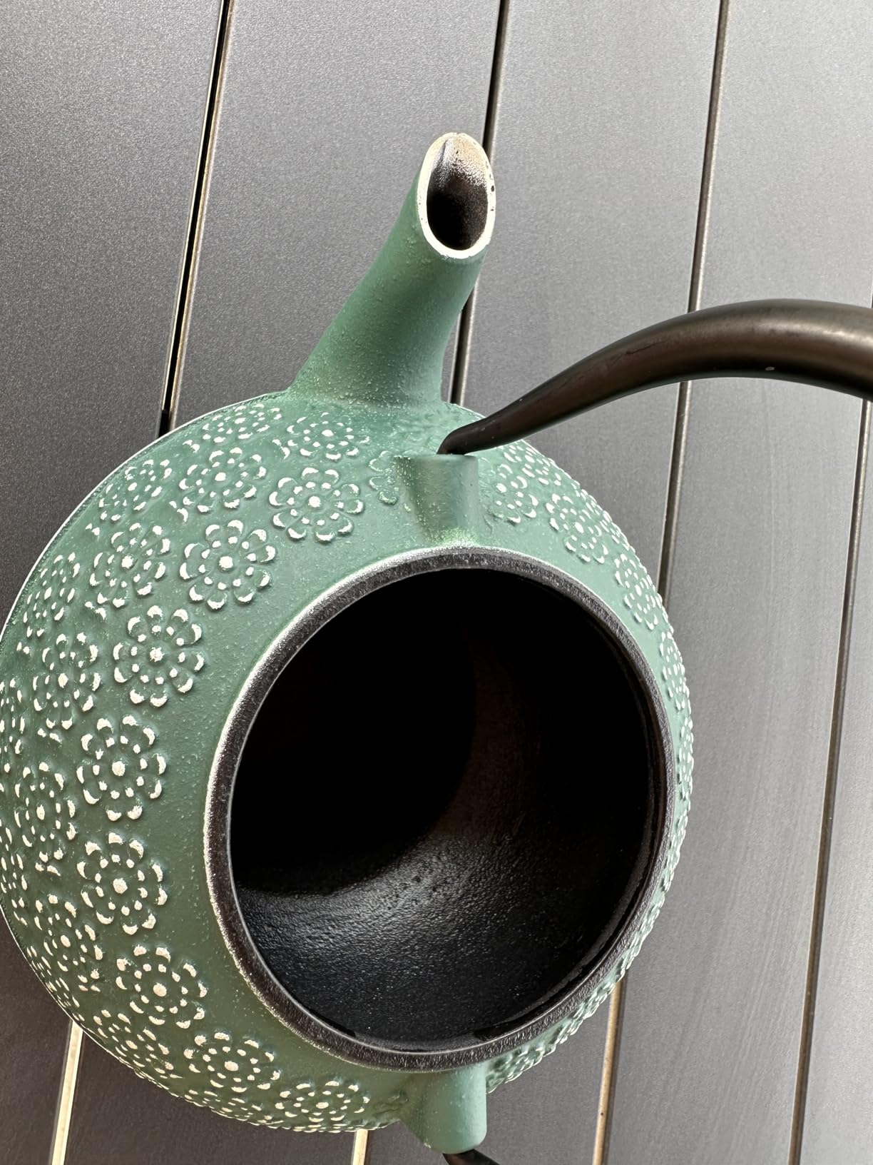 Sotya Cast Iron Tea Pot with Infusers for Loose Tea, 40oz Japanese Tetsubin | 1200ml Tea Kettle Coated with Enameled Interior for Stove Top, Cherry Blossom Design, Dark Green customer photo 2