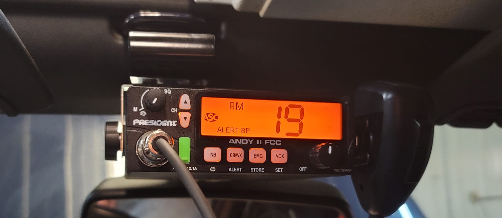 President Thomas FCC AM/FM CB Radio - 40 Channel, VOX Hands-Free, USB Port, ASC, Multi-Color LCD Display - 12/24V Compact Mobile Transceiver for Truckers & Off-Road Communication customer photo 2