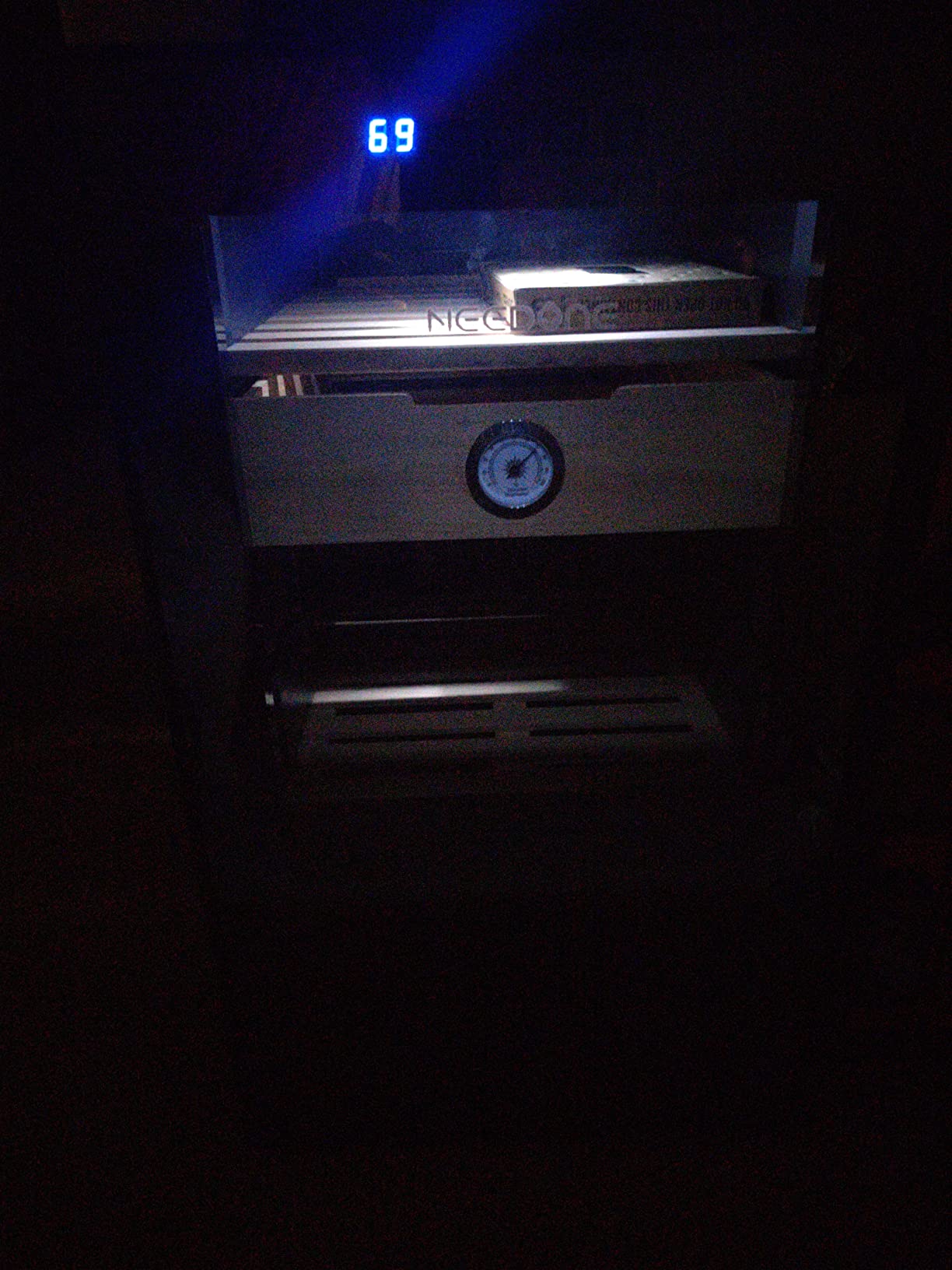 NEEDONE 48L Cooler Humidor, Electronic Humidor Cabinet for 300 Counts Capacity customer photo 1