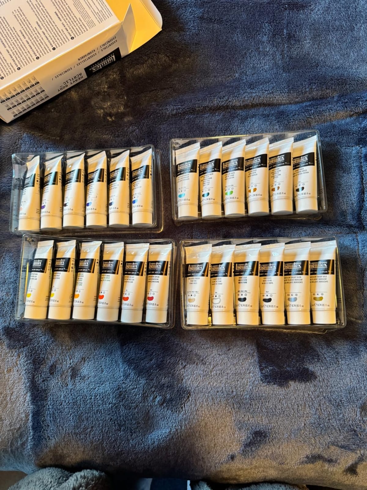 Liquitex Professional Heavy Body Acrylic Paint Set, 24 x 22ml, Essentials Set | High Viscosity, Pigment Rich, Ideal for Impasto & Texture, Satin Finish, Permanent Color, Crisp Brush Strokes & Knife Marks customer photo 2