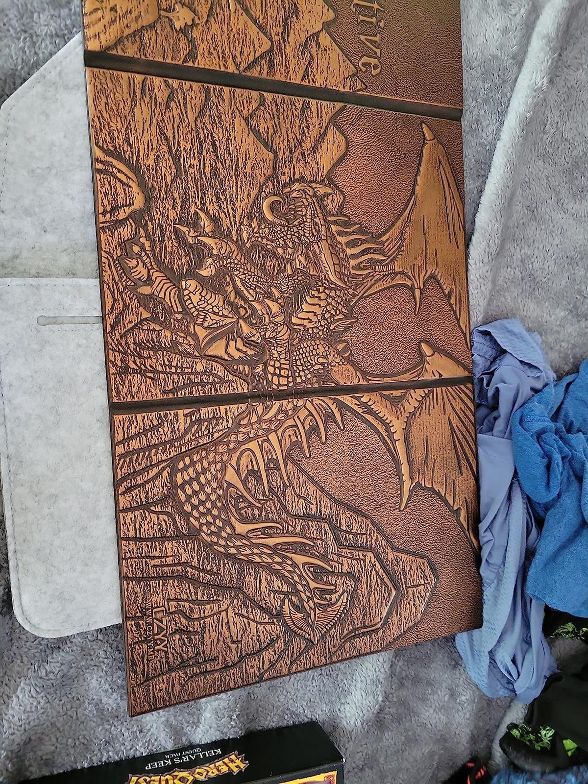 CZYY Faux Leather Dungeon Master Screen, 4-Panel DM Screen with Pockets customer photo 2