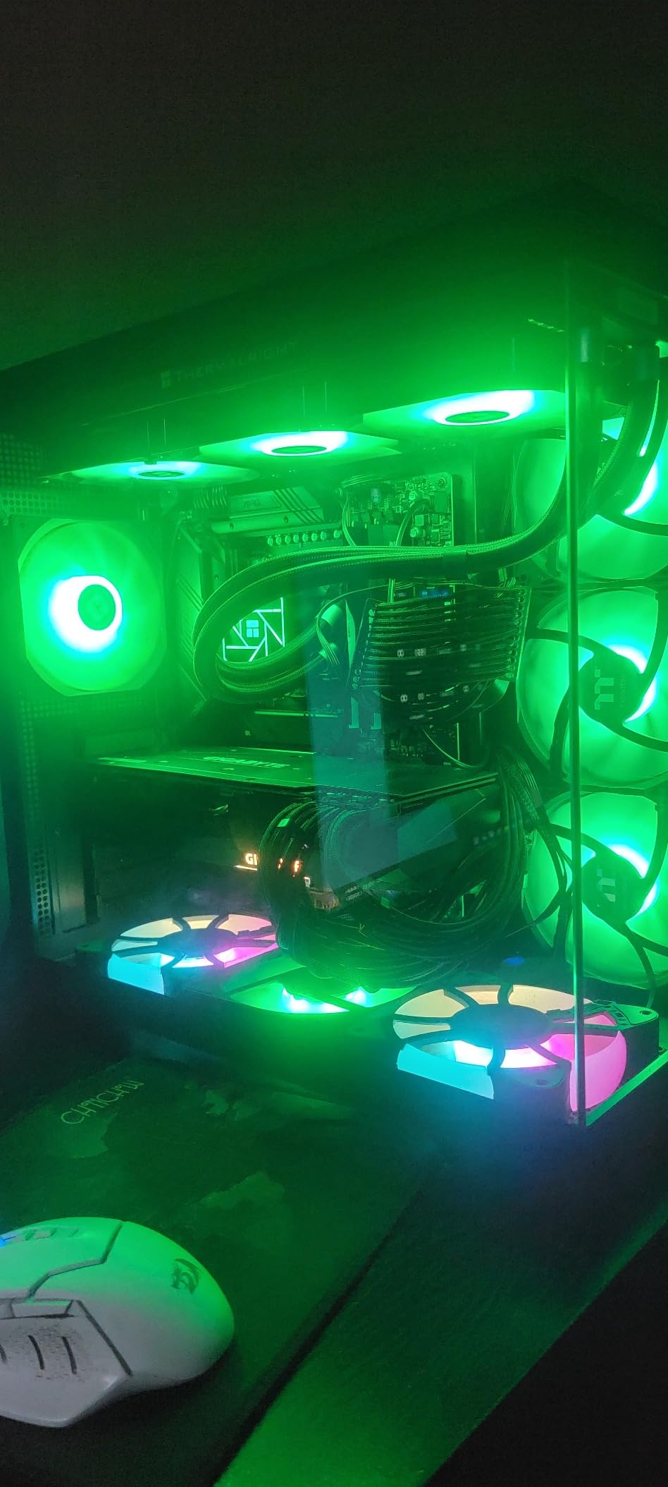 Thermalright ARGB Fan HUB Controller Support 8 Groups of Fans, 8-Port 4 Pin PC Fan Controller, 5V-3Pin ARGB Hub, Strong Paste+Magnetic Suction, SATA Power Cord (12V 4-pin RGB is not Supported) customer photo 1
