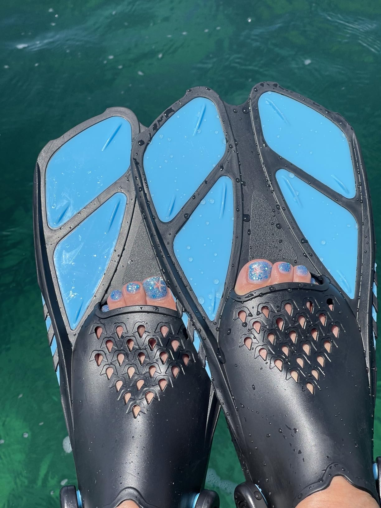 Ubekezele Snorkeling Gear for Adults Men Women,4 in 1 Snorkel Set with Panoramic View Diving Mask Anti-Fog Anti-Leak,Dry Top Snorkel,Fins and Travel Bag for Swimming,Snorkeling and Travel Diving customer photo 1