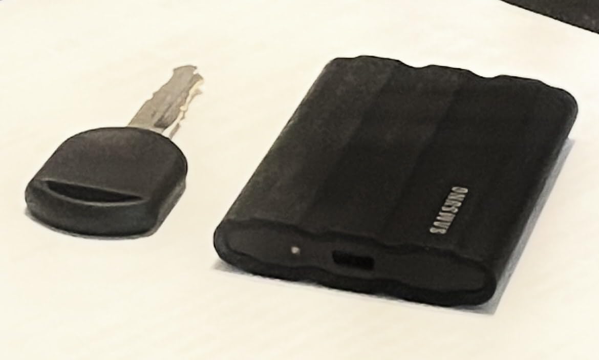 Samsung T7 Shield Portable SSD 2TB, USB 3.2 Gen 2, Up to 1,050 MB/s, Rugged, IP65 customer photo 2