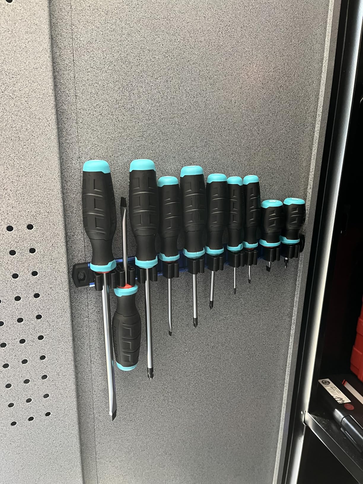 DURATECH 12-Piece Magnetic Screwdriver Set, S2 Alloy Steel Screwdriver Set | 5 Phillips and 5 Slotted Tip Screwdrivers, 1 pc Magnetizer Demagnetizer, 1 pc CR-V Offset Screwdriver, Storage Tray Included customer photo 1