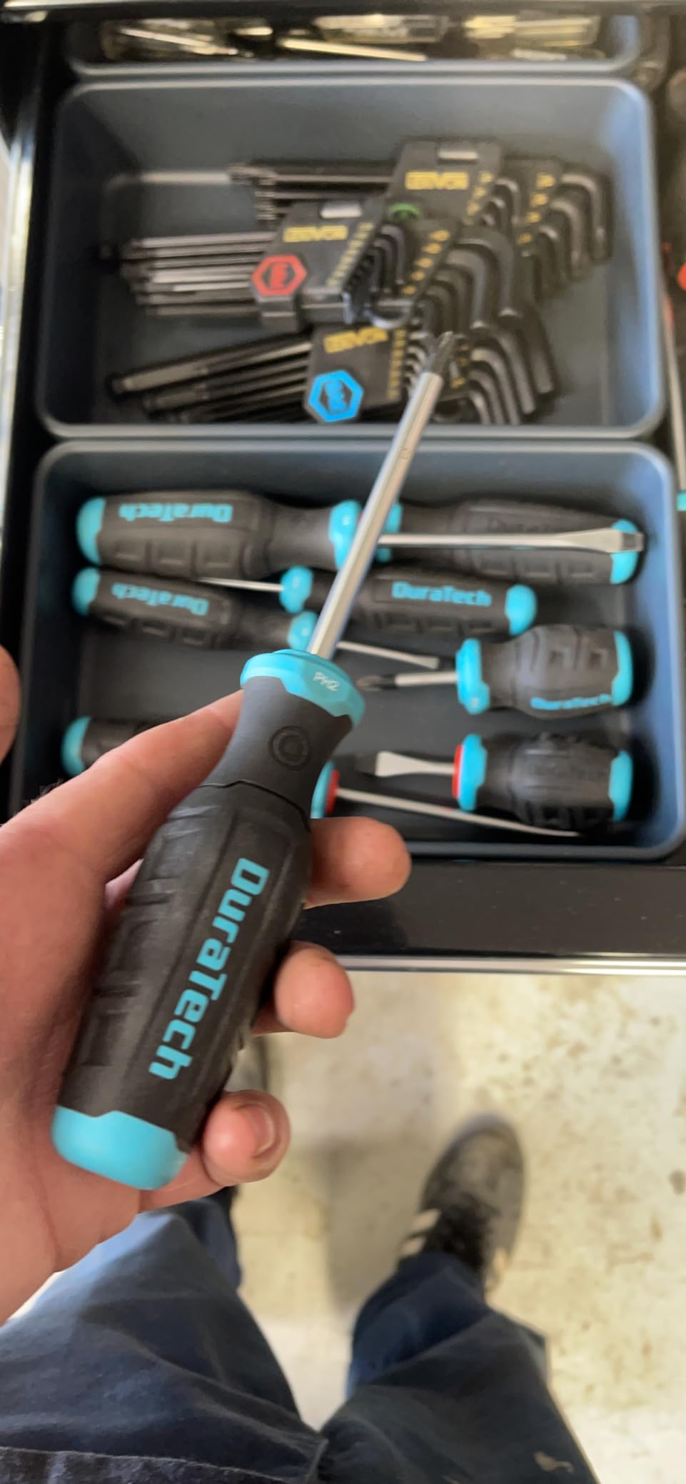 DURATECH 12-Piece Magnetic Screwdriver Set, S2 Alloy Steel Screwdriver Set | 5 Phillips and 5 Slotted Tip Screwdrivers, 1 pc Magnetizer Demagnetizer, 1 pc CR-V Offset Screwdriver, Storage Tray Included customer photo 2