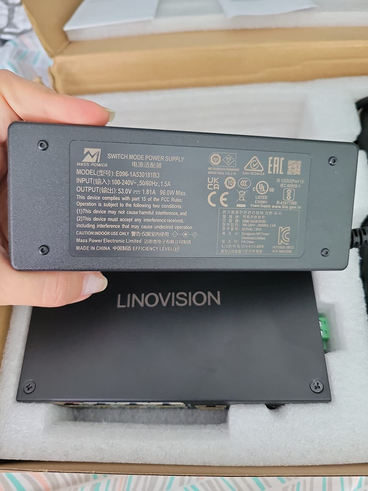 LINOVISION Industrial 8-Port Gigabit PoE Switch with 4 BT 90W PoE++ Ports | 2 Gigabit SFP Uplinks, 120W Budget, NDAA Compliant, DIN-Rail Switch for PTZ Camera/Lighting/Monitor customer photo 1