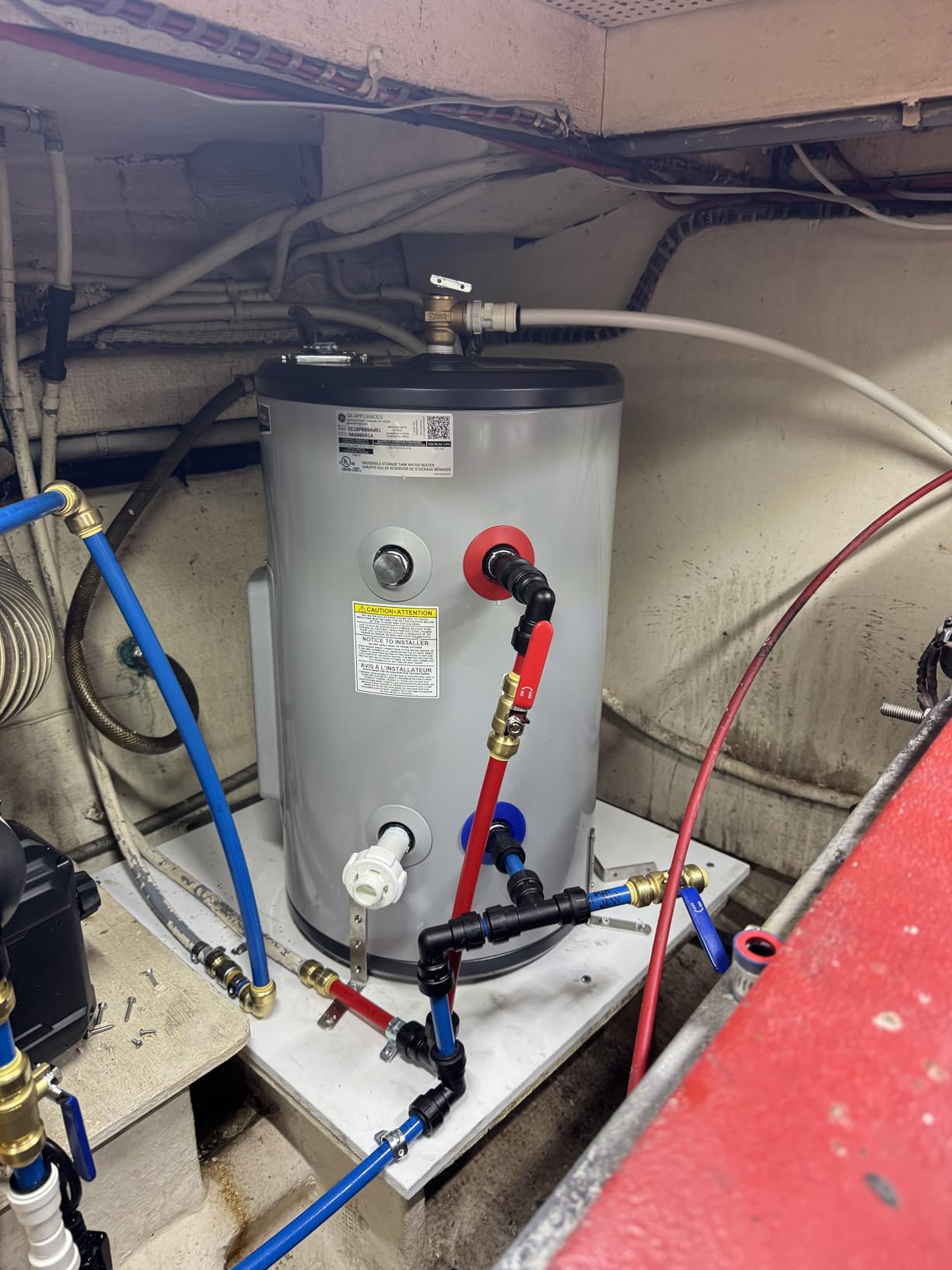 GE Appliances 18 Gallon Versatile Plug and Play Electric Water Heater with Adjustable Thermostat, 120 Volt customer photo 2